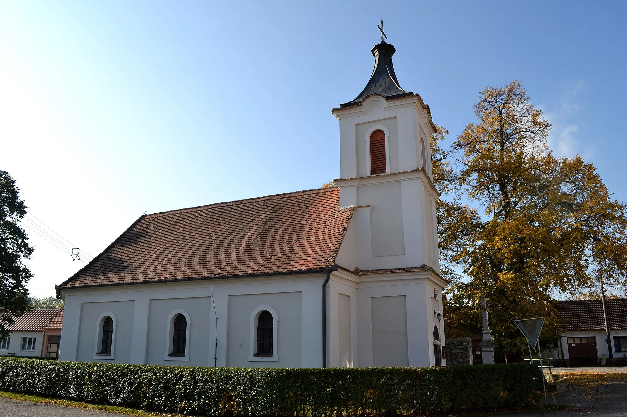 Photo showing: Dubovce (okr. Skalica), Kostol svätej Žofie; celkový pohľad na kostol v miestnej časti Vlčkovany
