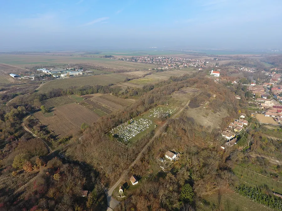 Photo showing: Bernecebaráti - őskori földvár légi felvétel