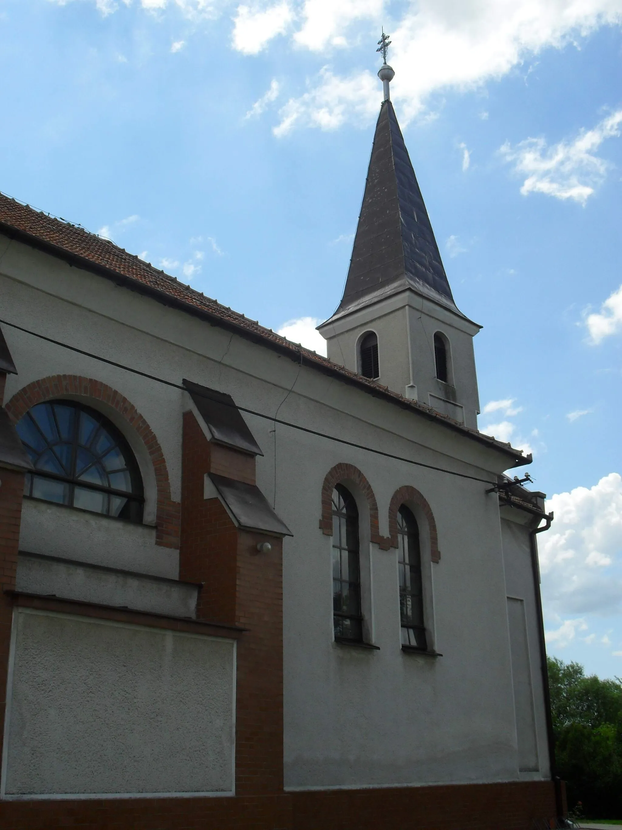 Photo showing: Fűr - katolikus templom