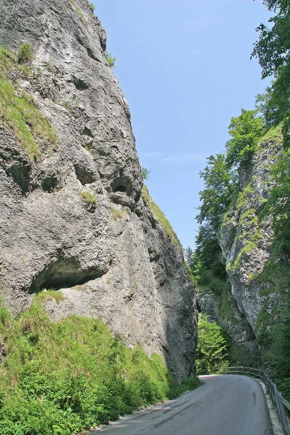 Photo showing: The gorge Manínská tiesňava in the Strážov Mountains, a part of the Carpathian Mountains, close to the city of Považská Bystrica, Slovakia.