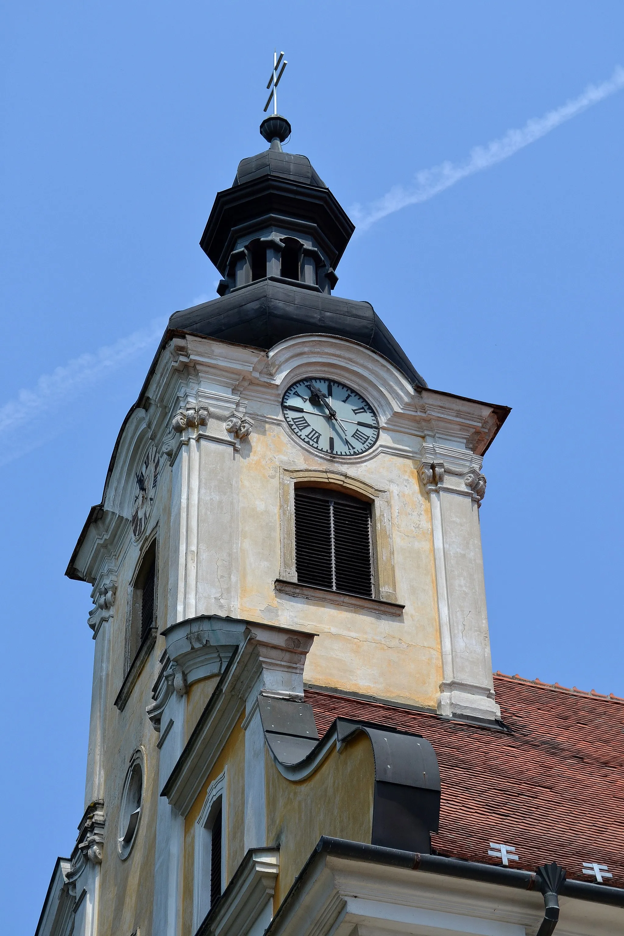 Photo showing: Jablonica, Kostol svätého Štefana Kráľa; detail veže so zvonicou