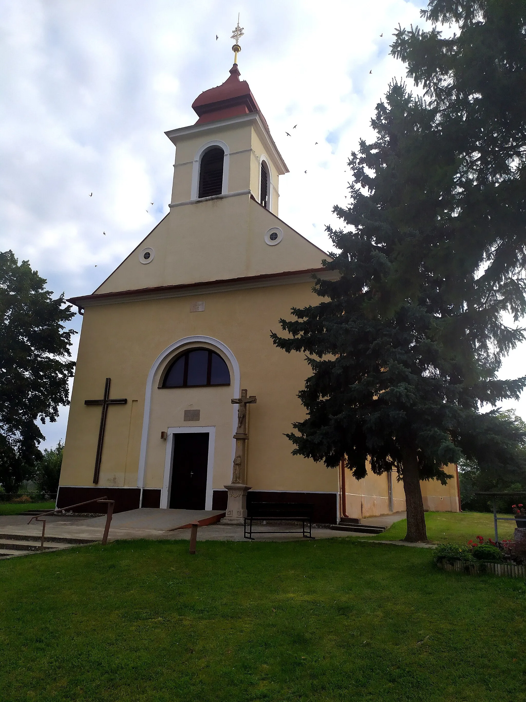 Photo showing: Bučany (okr. Trnava), Kostol svätej Margity Antiochijskej; hlavné priečelie