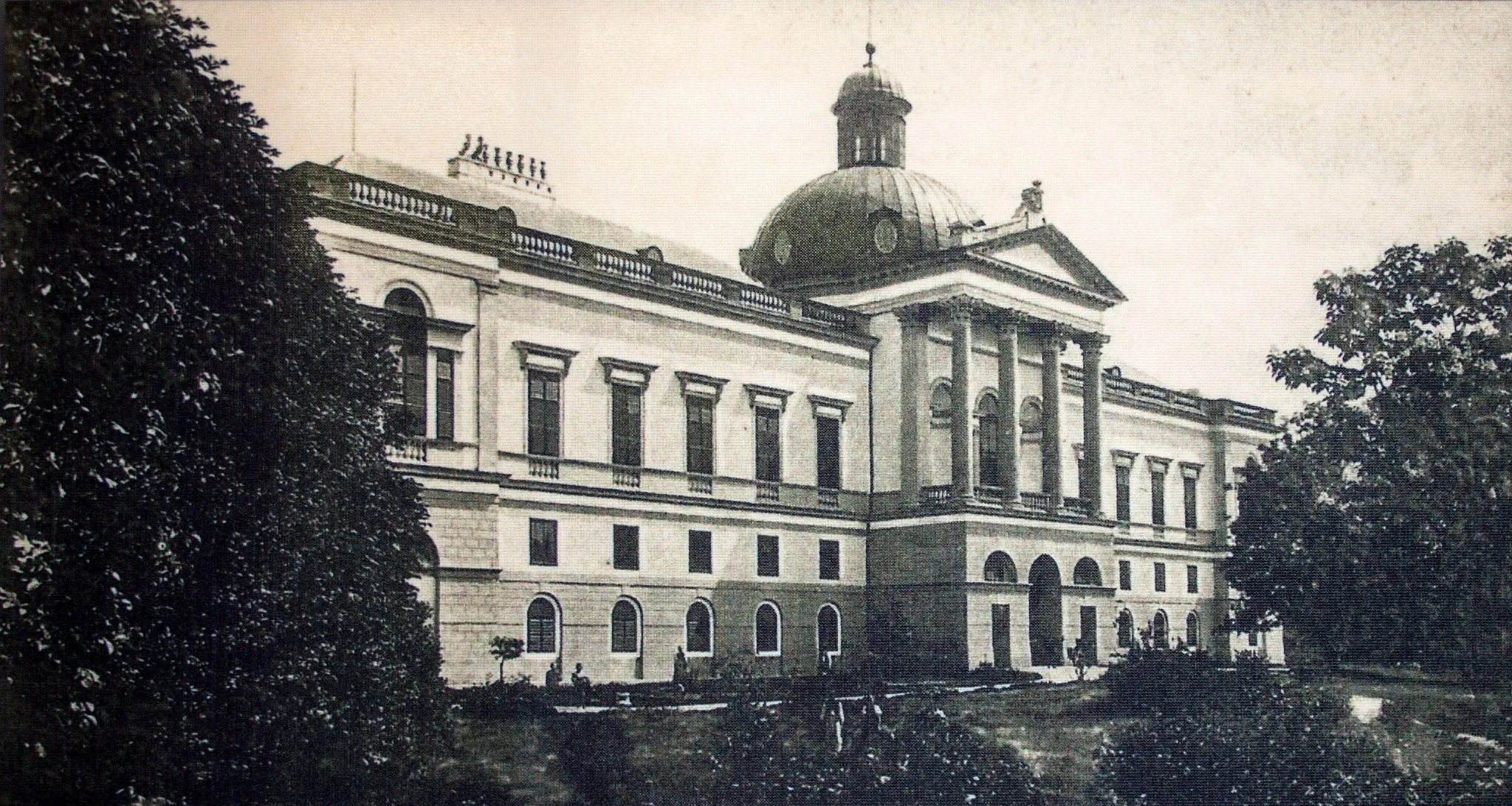 Photo showing: Postcard of the mansion of the Archduke in Kistapolcsány