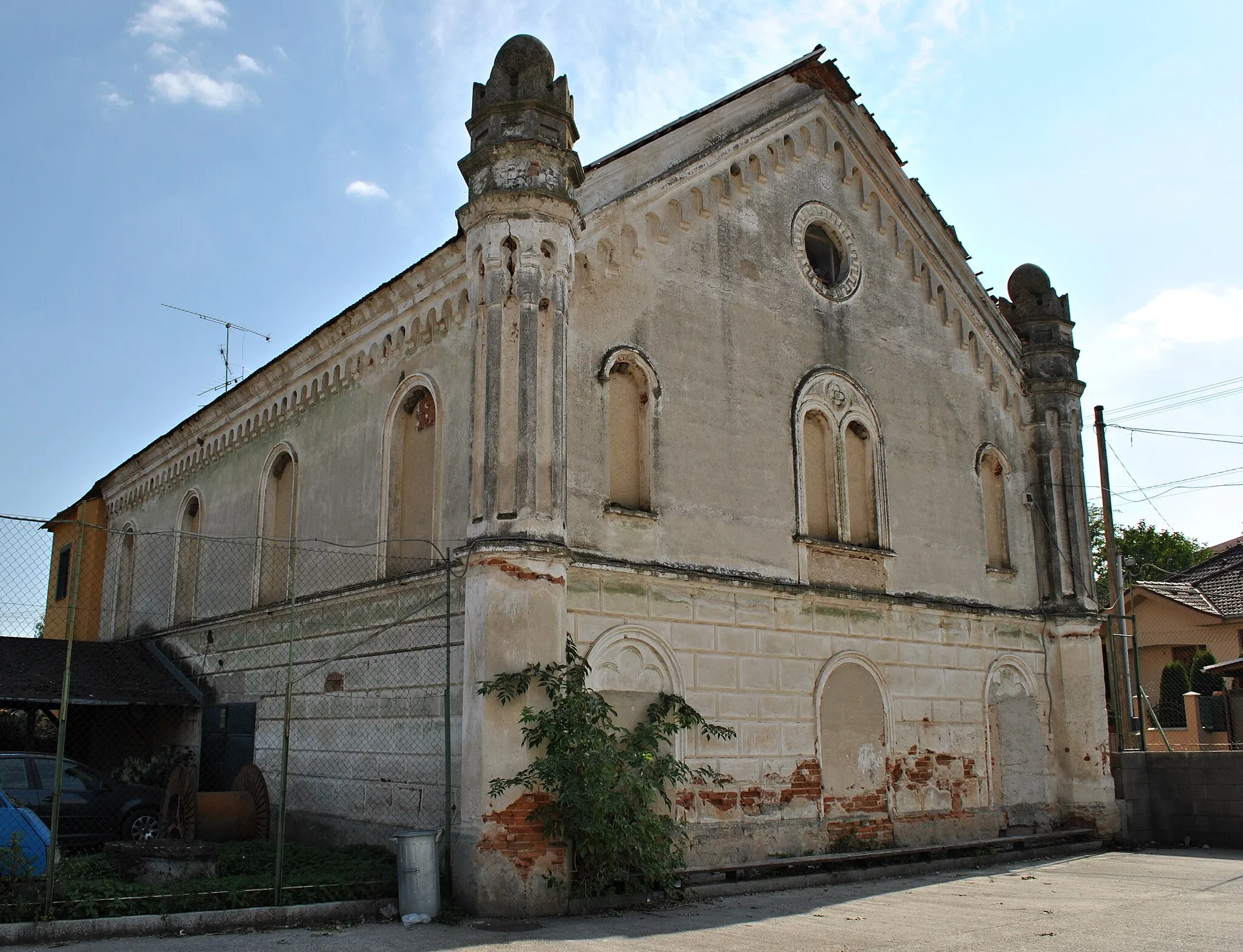 Photo showing: Bojná, district of Topoľčany, Slovakia - synagogue