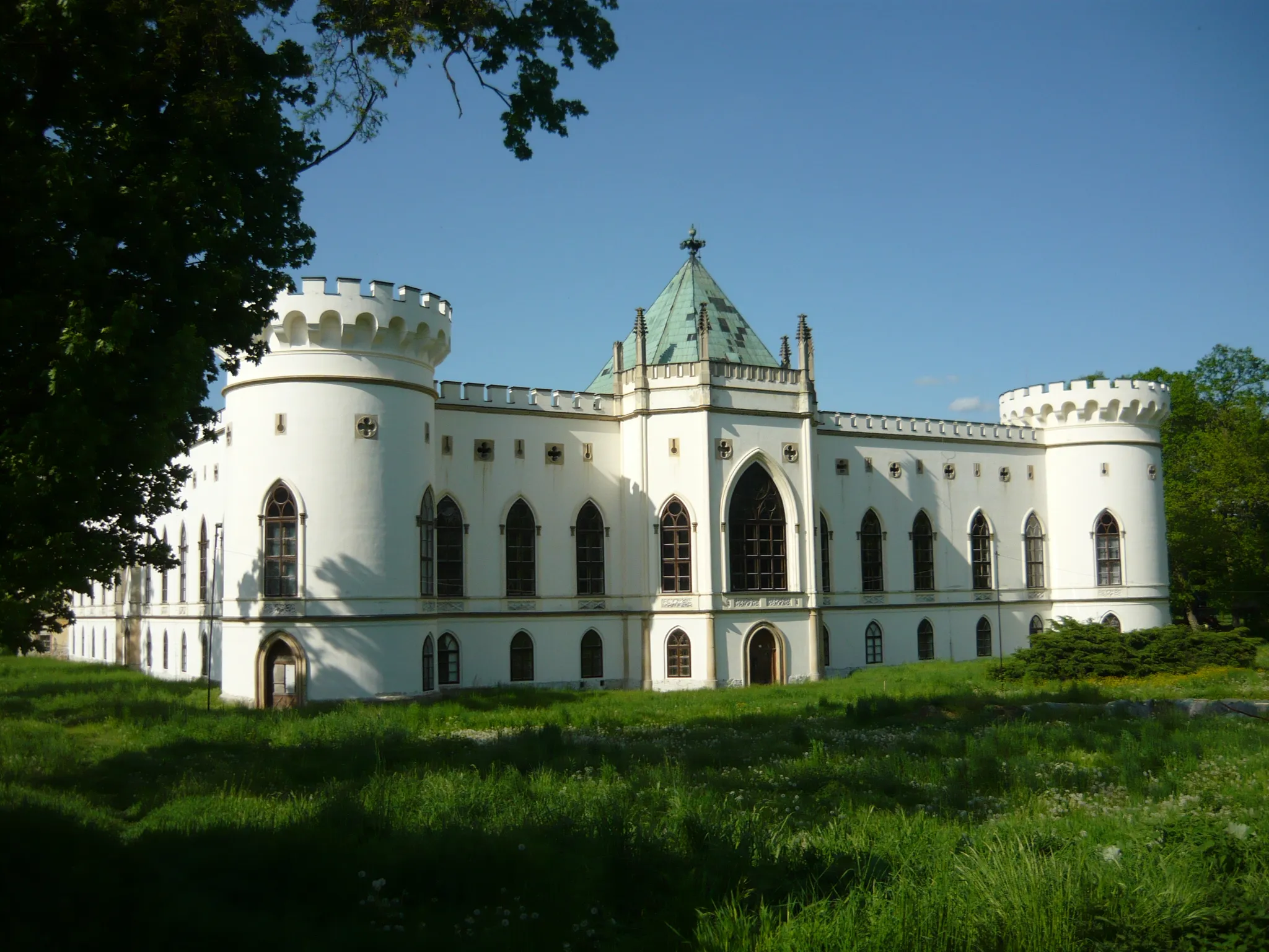 Photo showing: Castle in Veľké Uherce, Slovakia.