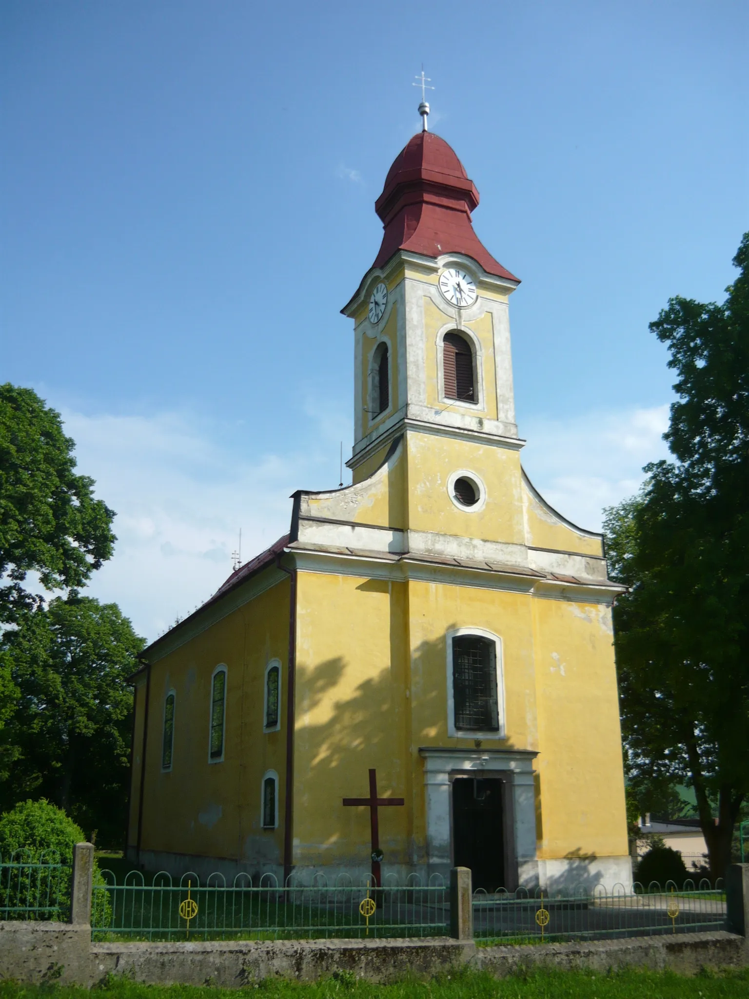 Photo showing: Church in Krásno, Partizánske district, Slovakia.