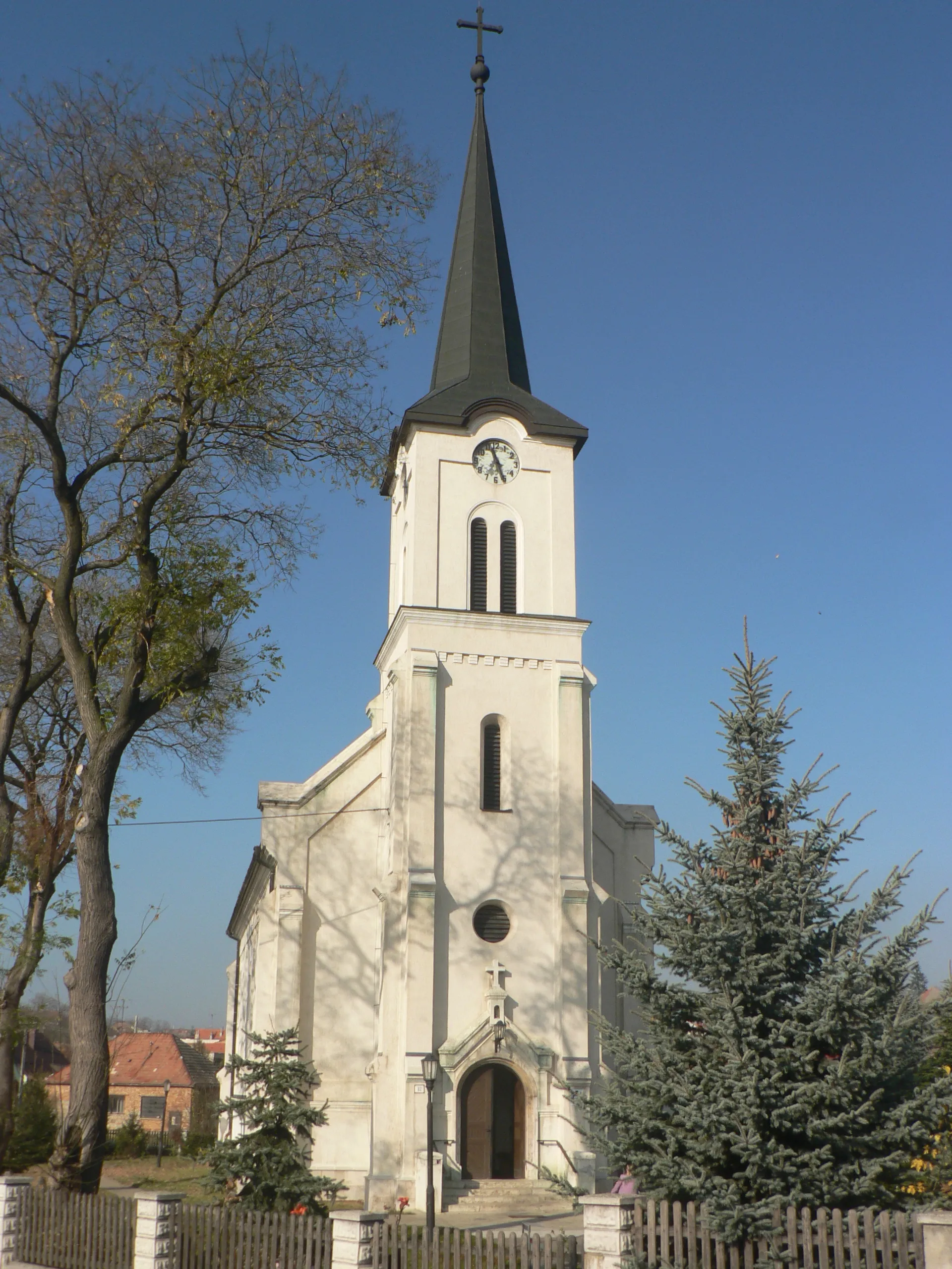 Photo showing: Újlóti római katolikus templom (Szlovákia)
