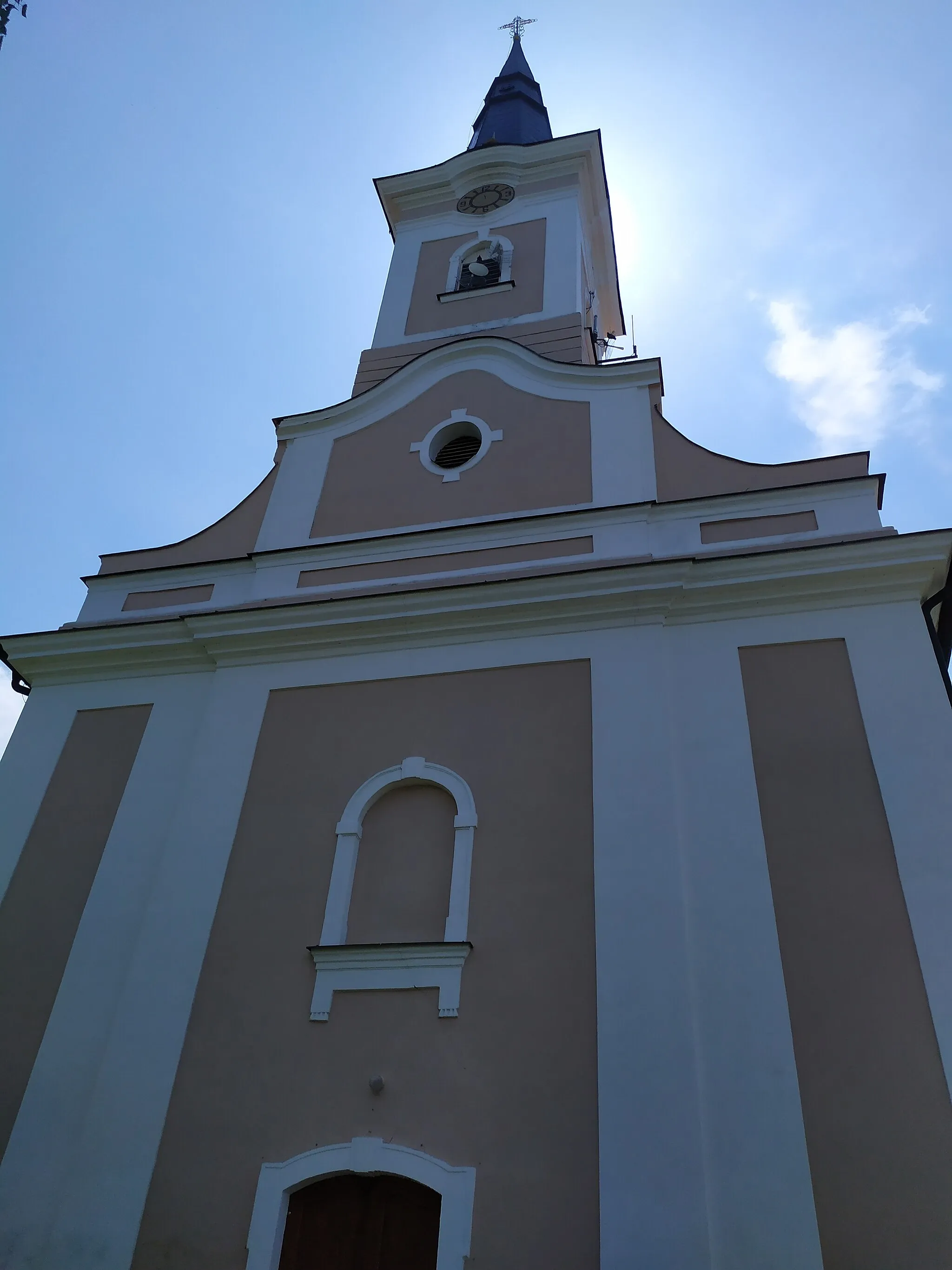 Photo showing: Tomášikovo (okr. Galanta), Kostol Najsvätejšej Trojice