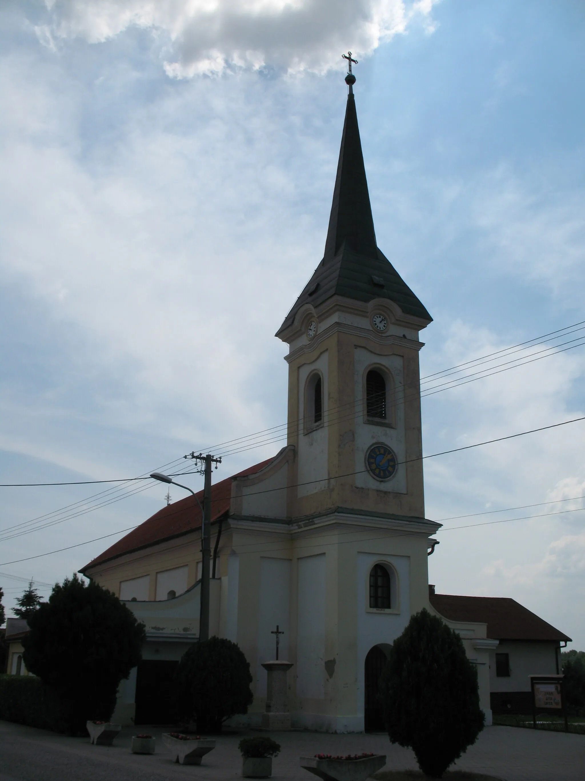 Photo showing: Özdogei Szt. András templom