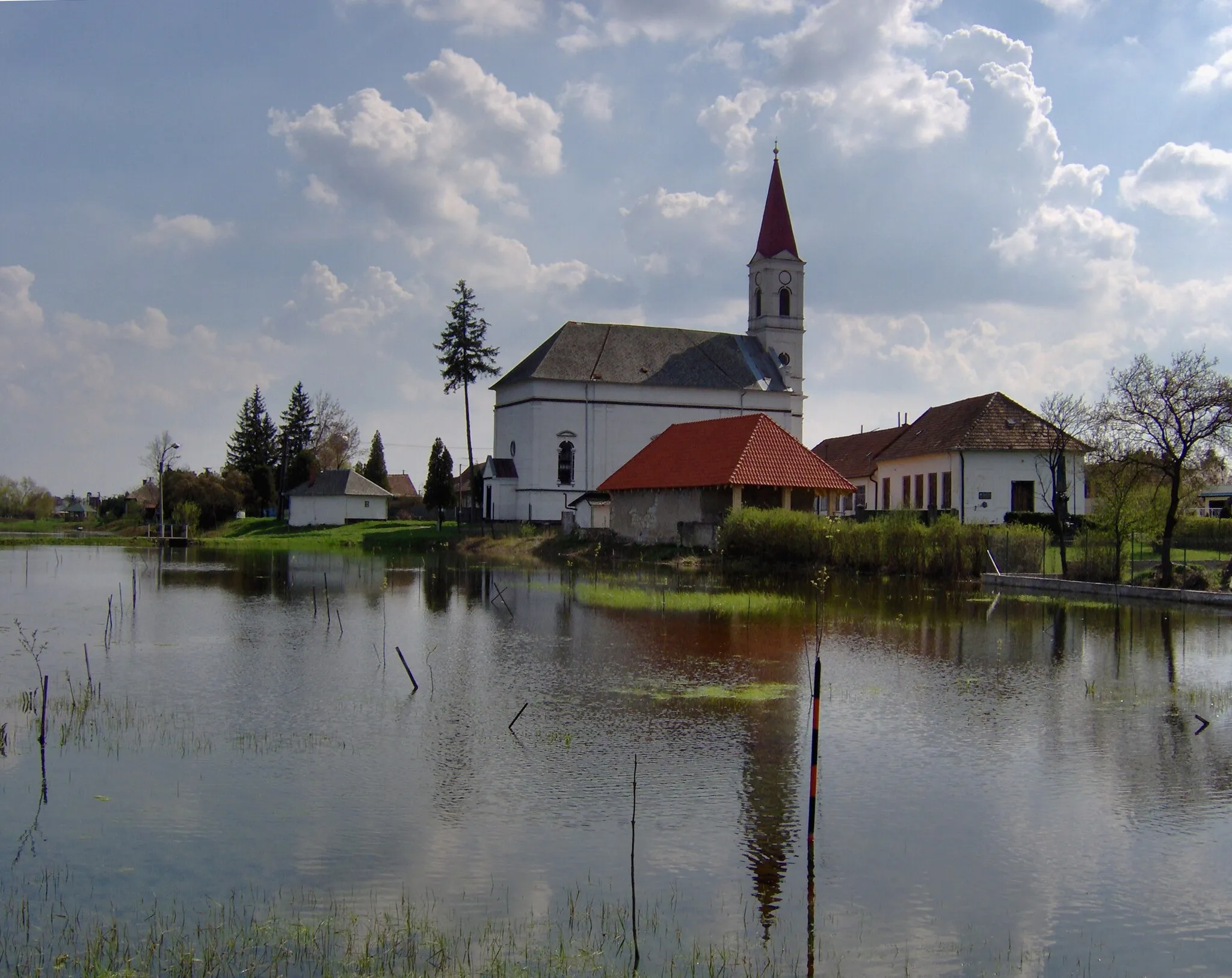 Photo showing: Horná Seč, ref. church, 2006