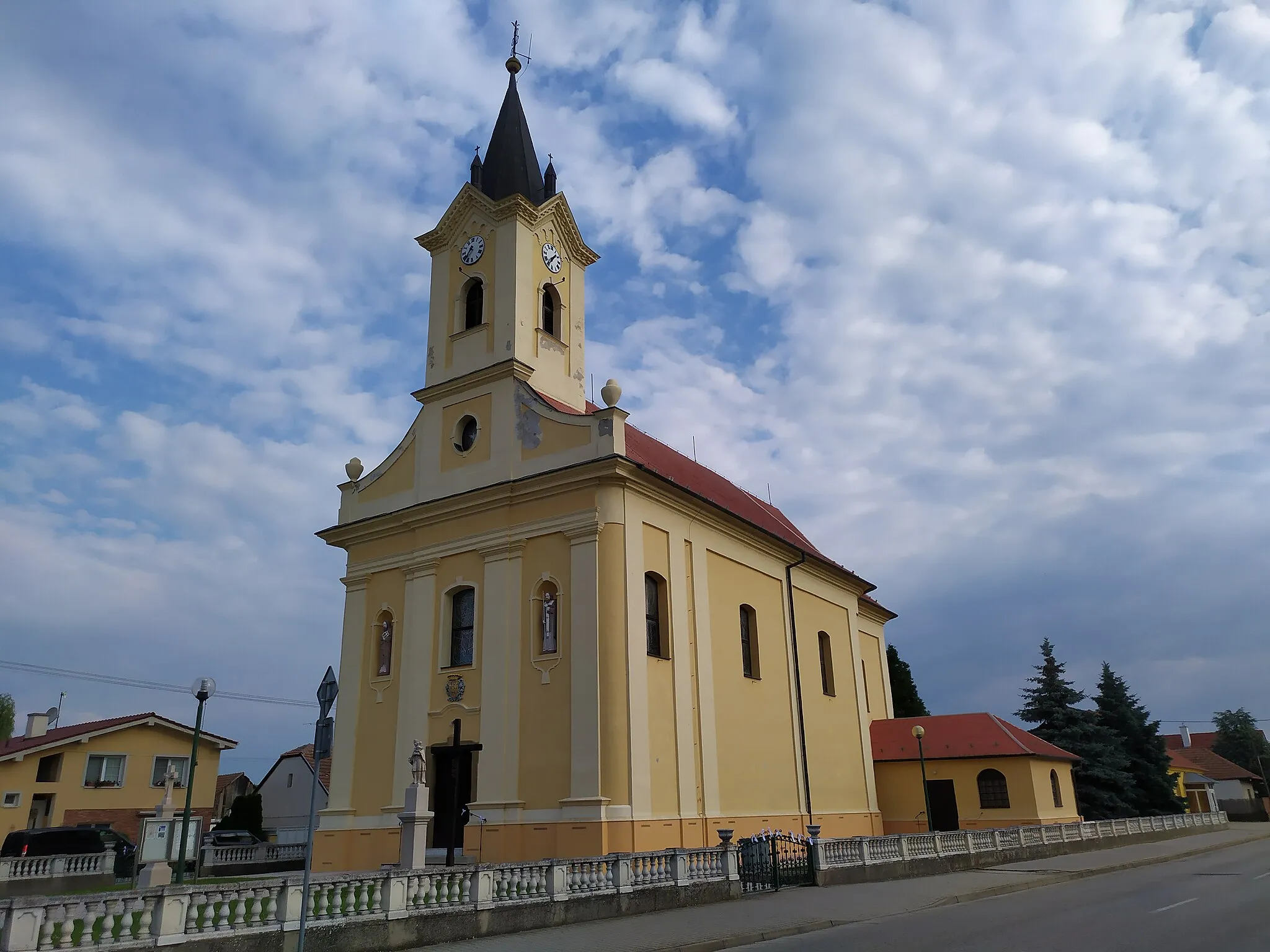 Photo showing: Úľany nad Žitavou (okr. Nové Zámky), Kostol sv. Martina