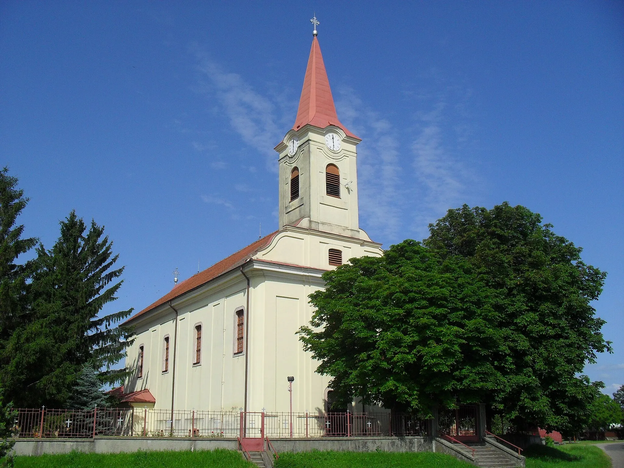 Photo showing: Perbete - katolikus templom