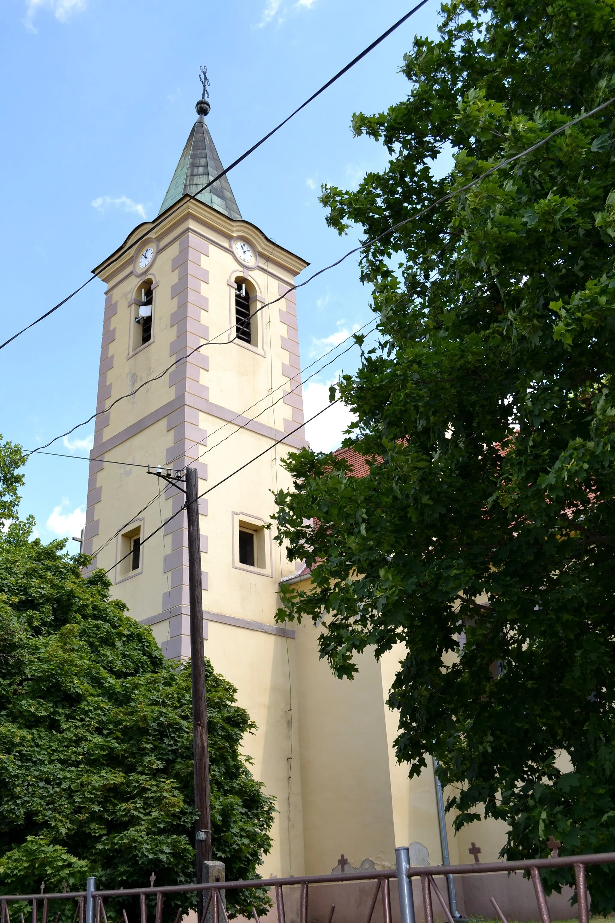 Photo showing: Veľká Paka (okr. Dunajská Streda), Kostol svätého Ladislava