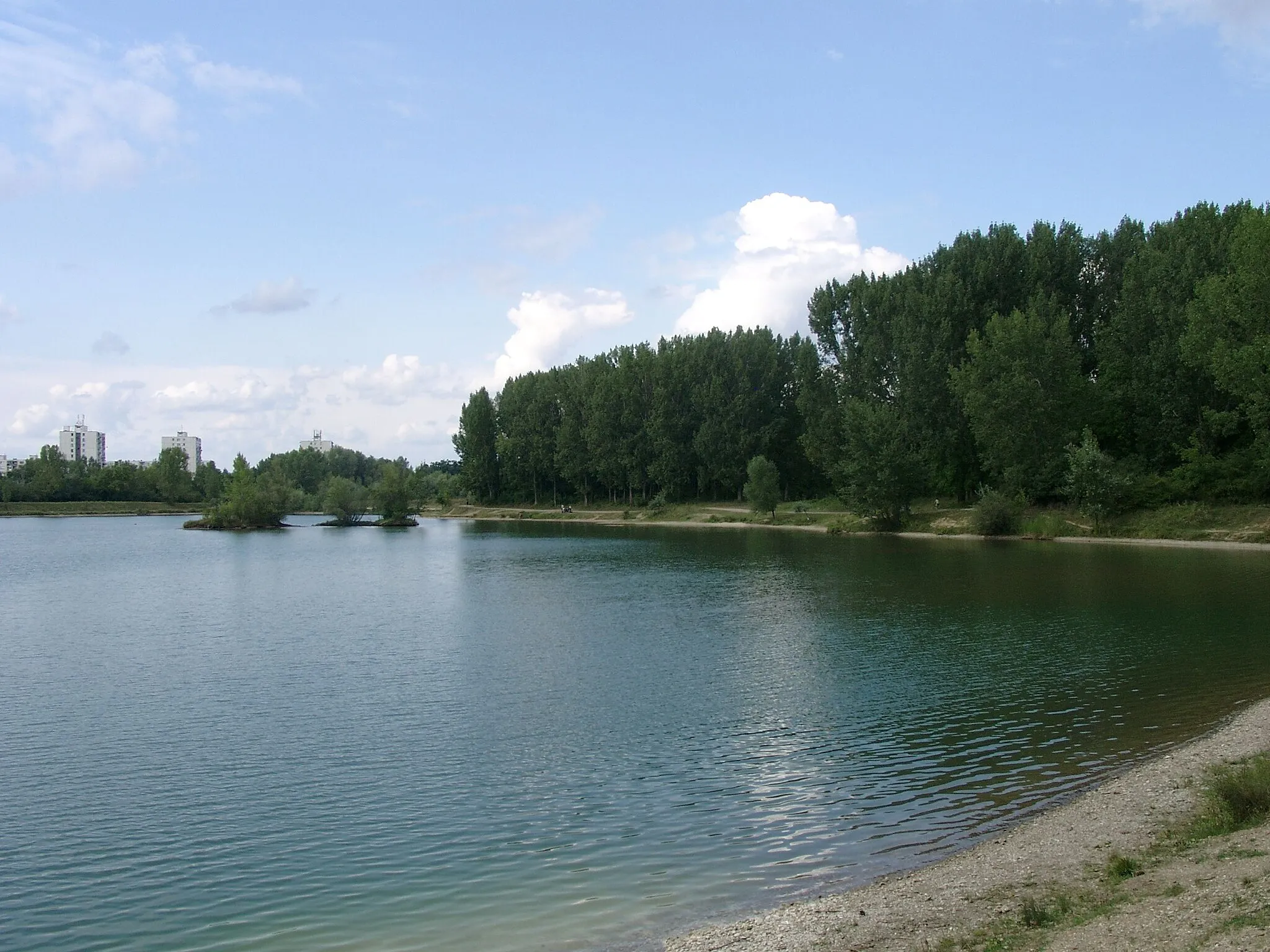 Photo showing: ponds in Sereď
