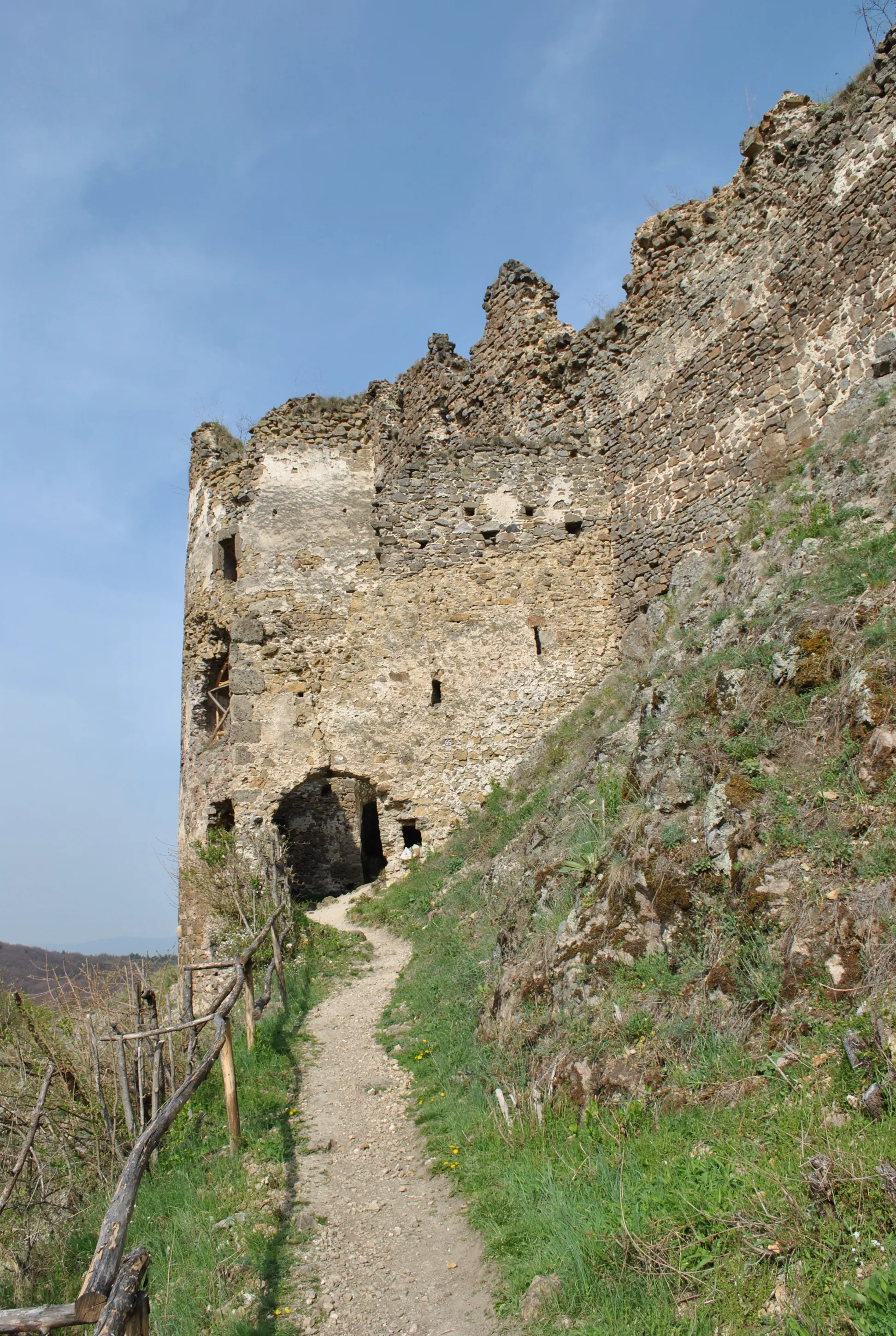 Photo showing: Šášovský hrad