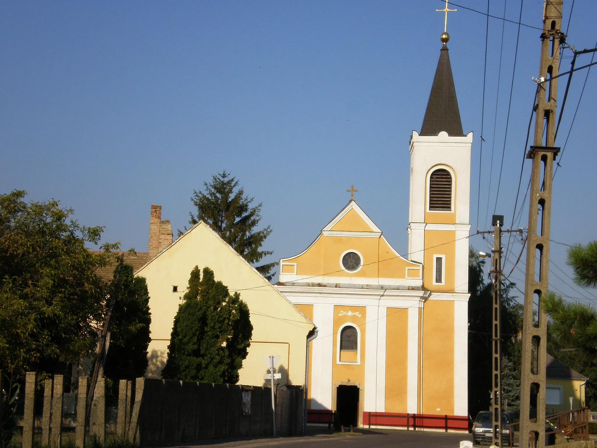 Photo showing: Roman catholic church in Vámosszabadi, Hungary