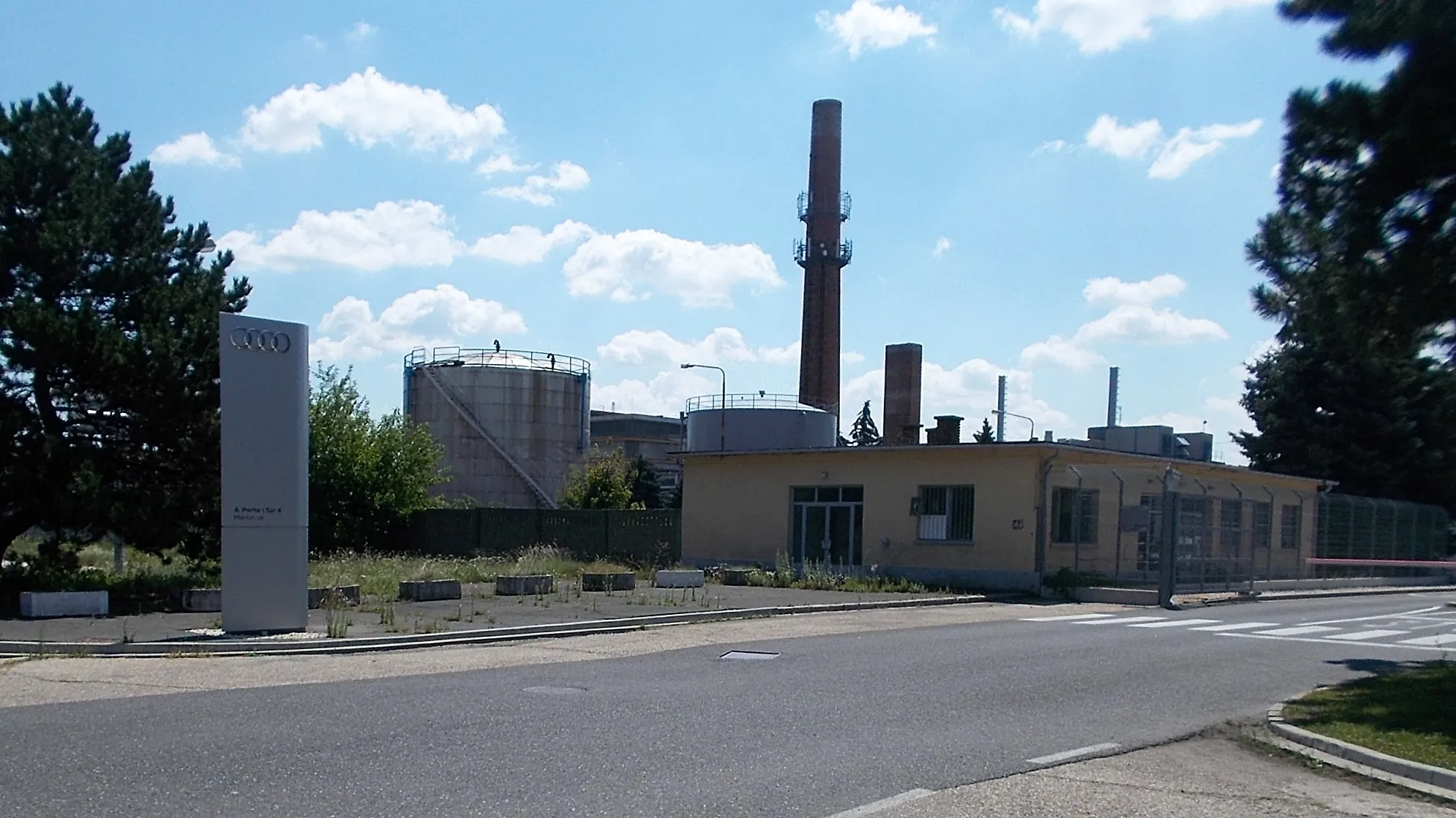 Photo showing: : RÁBA heating/power plant. - Reptéri út, Gyárváros neighborhood, Győr, Győr-Moson-Sopron County, Hungary.