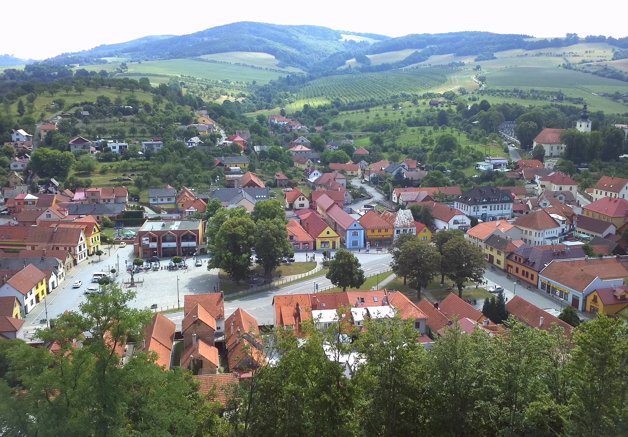 Photo showing: Brumov-Bylnice - centrum Brumova, pohled z hradu
