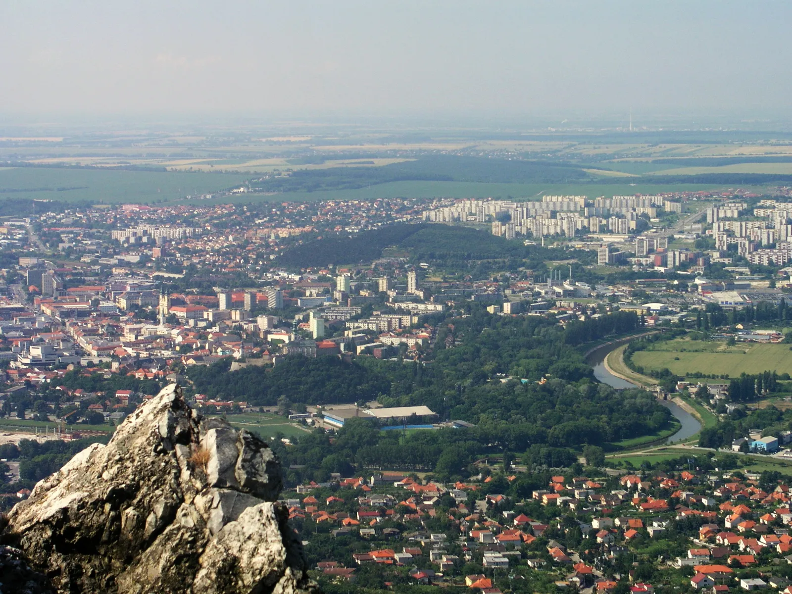 Photo showing: Mesto Nitra z vrchu Zobor.