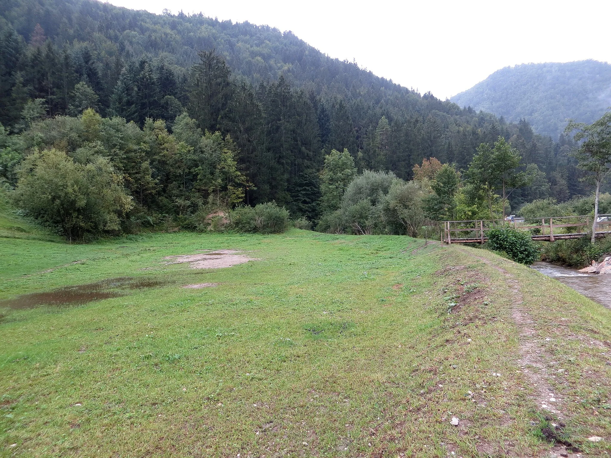 Photo showing: The Gornji Dolic 3 Mass Grave in Gornji Dolič, Municipality of Mislinja, Slovenia