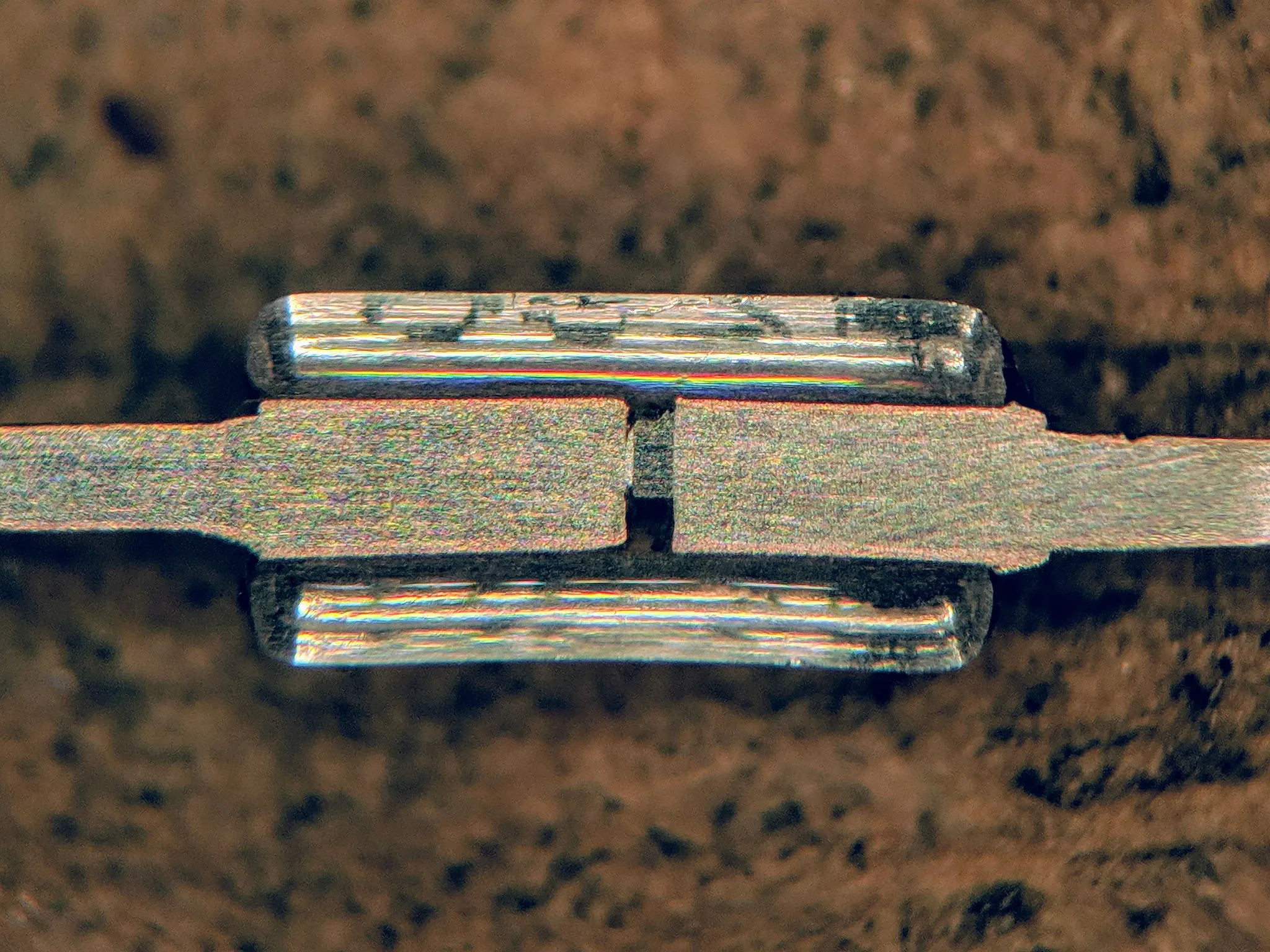 Photo showing: Cross section of a glass 1N914 diode