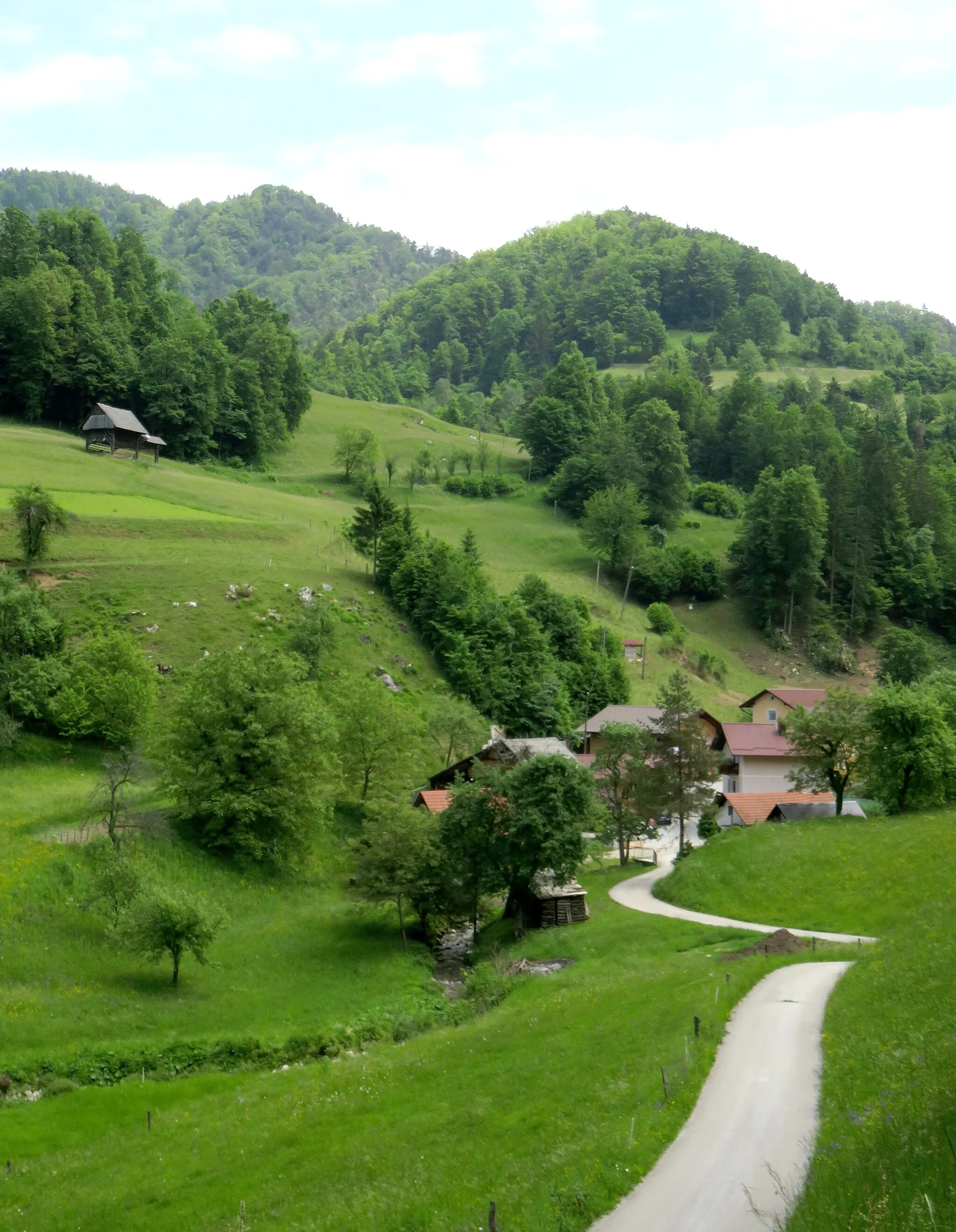 Photo showing: The Fele farm in Konjšica, Municipality of Litija, Slovenia