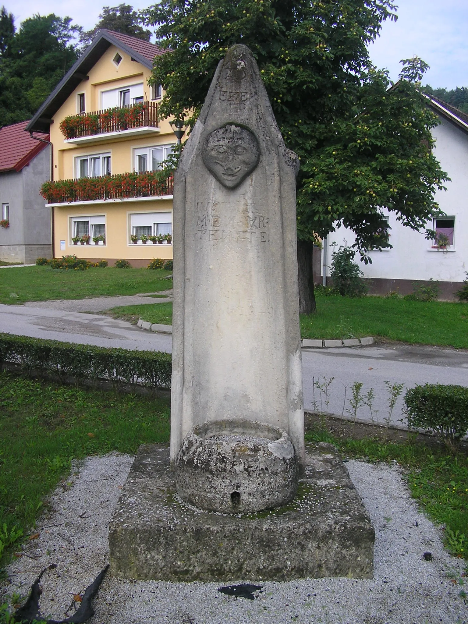 Photo showing: The pillory of shame in Vinica, Croatia