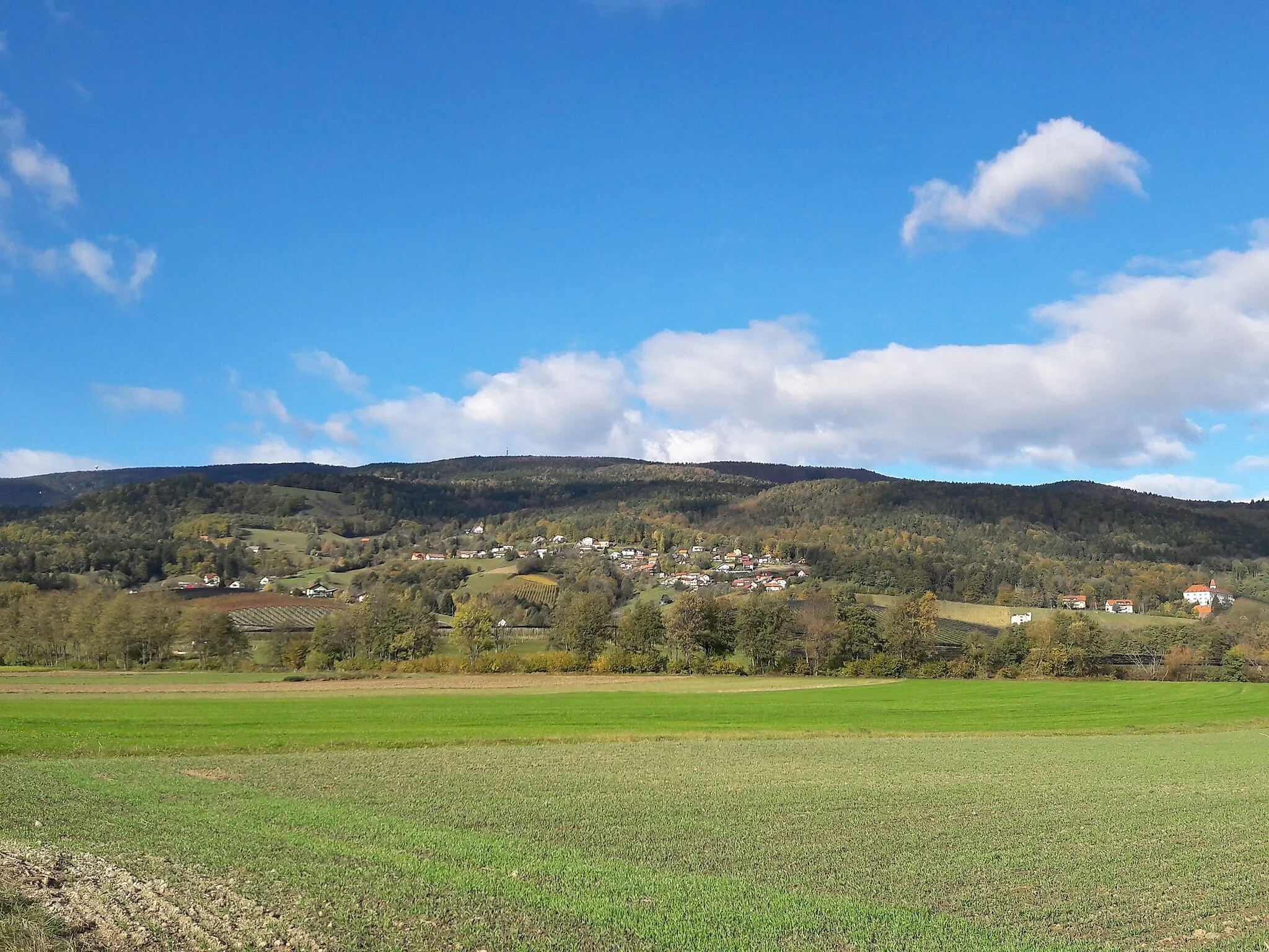 Photo showing: en:Pivola, settlement in the Municipality of Hoče–Slivnica