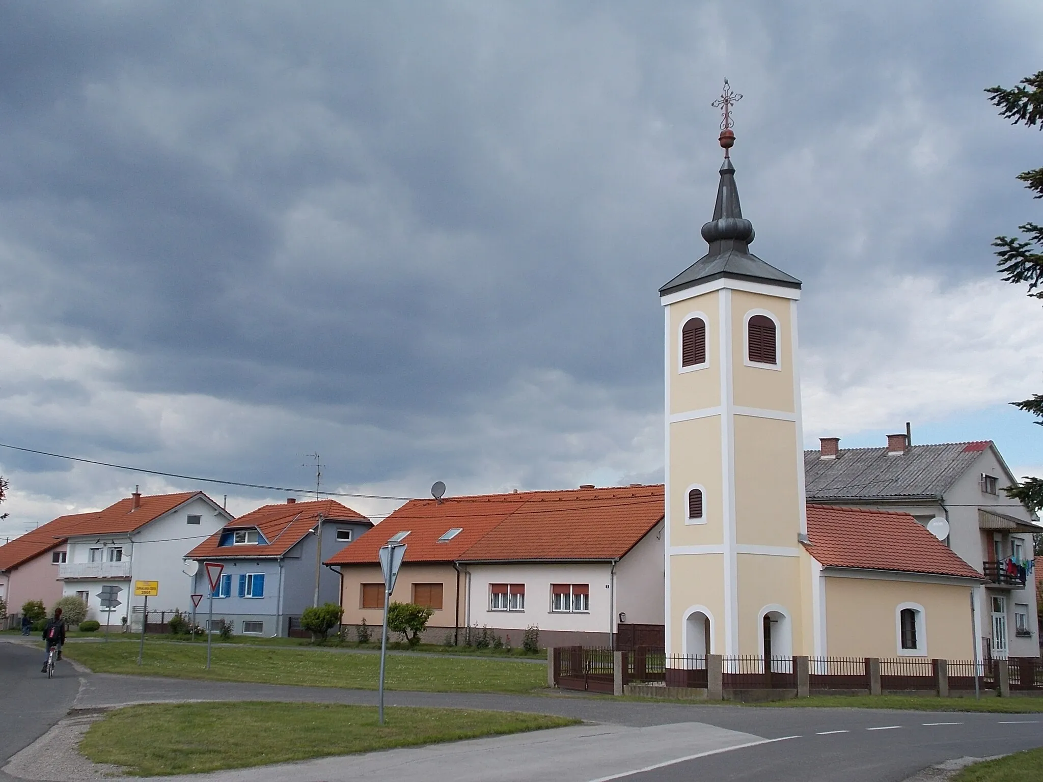 Photo showing: Orehovica (Drávadiós) - kápolna a község központjában