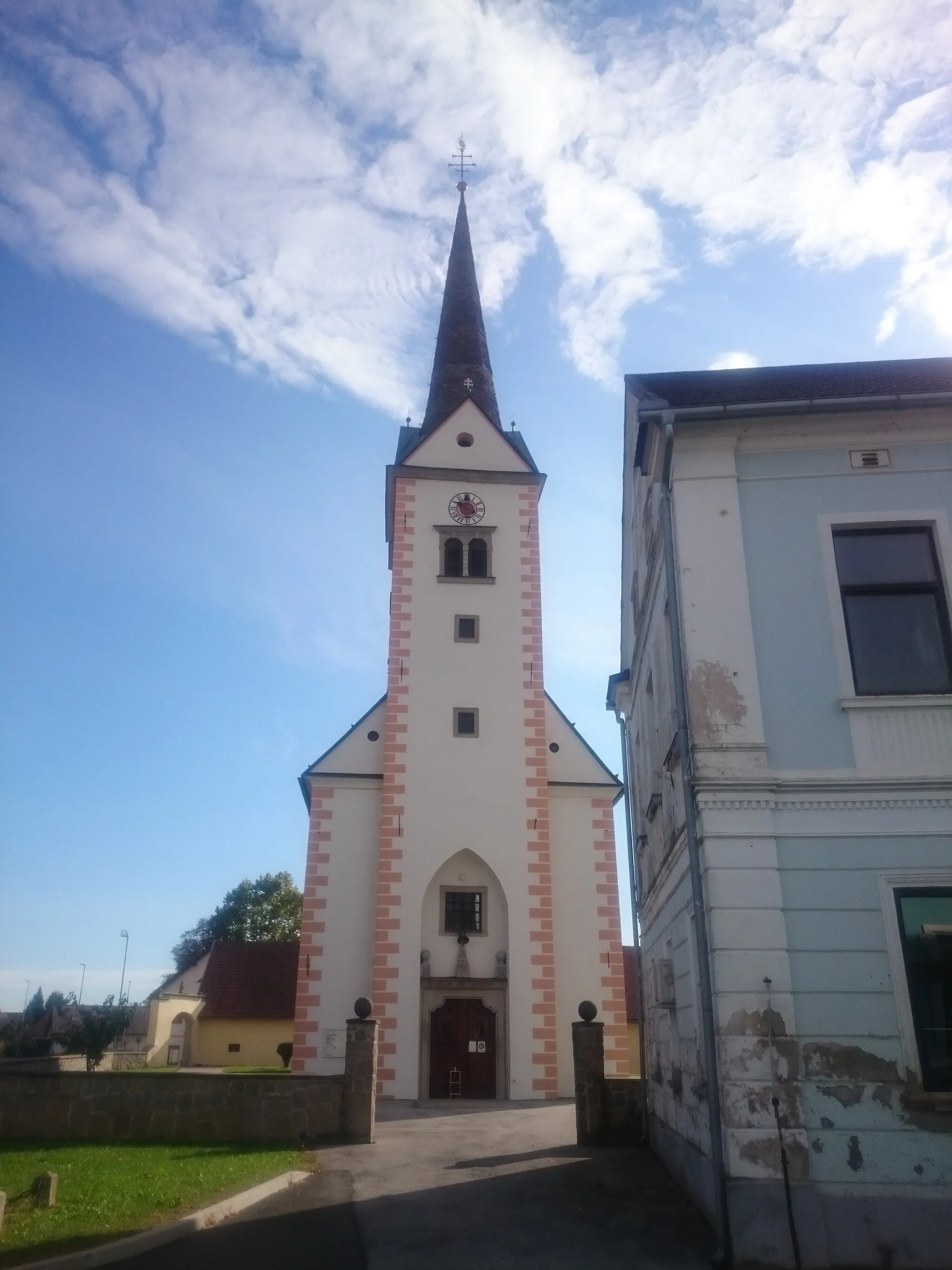 Photo showing: St. Lawrence church in Lovrenc na Dravskem polju.