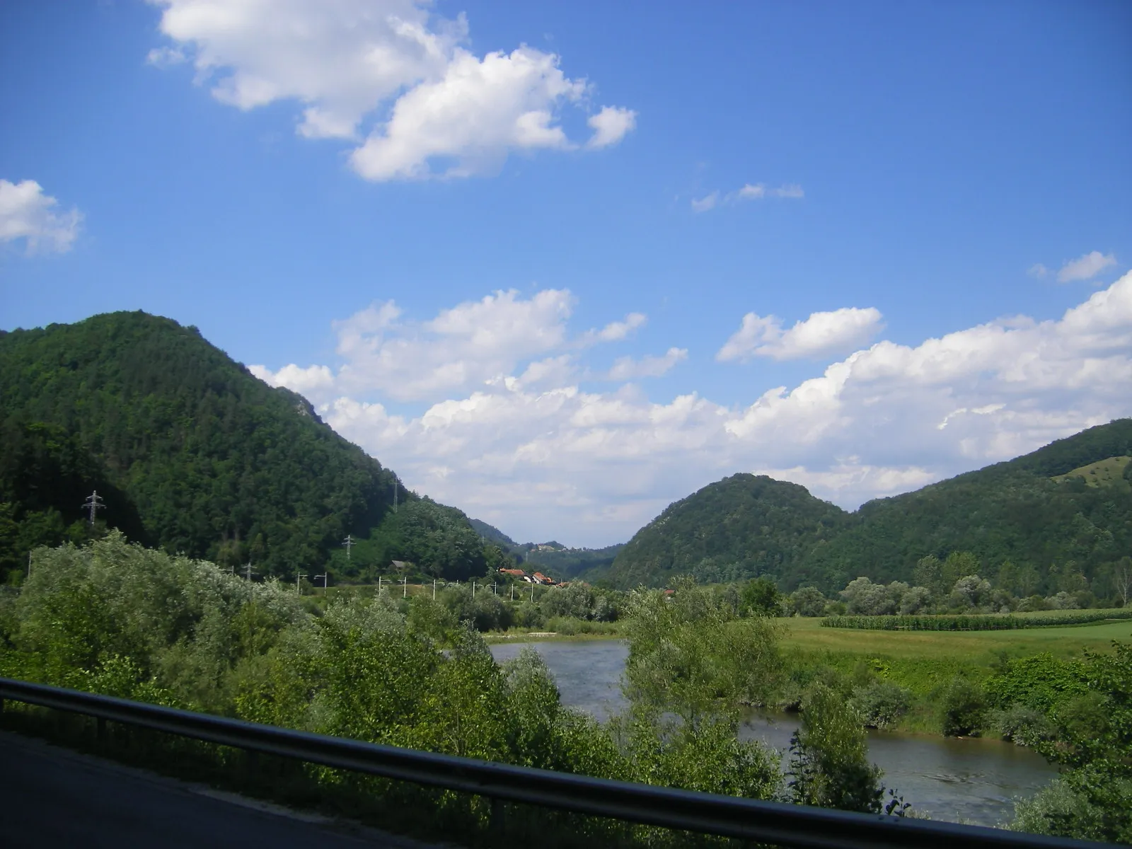 Photo showing: Landscape between Celje and Laško (Savinja Valley)