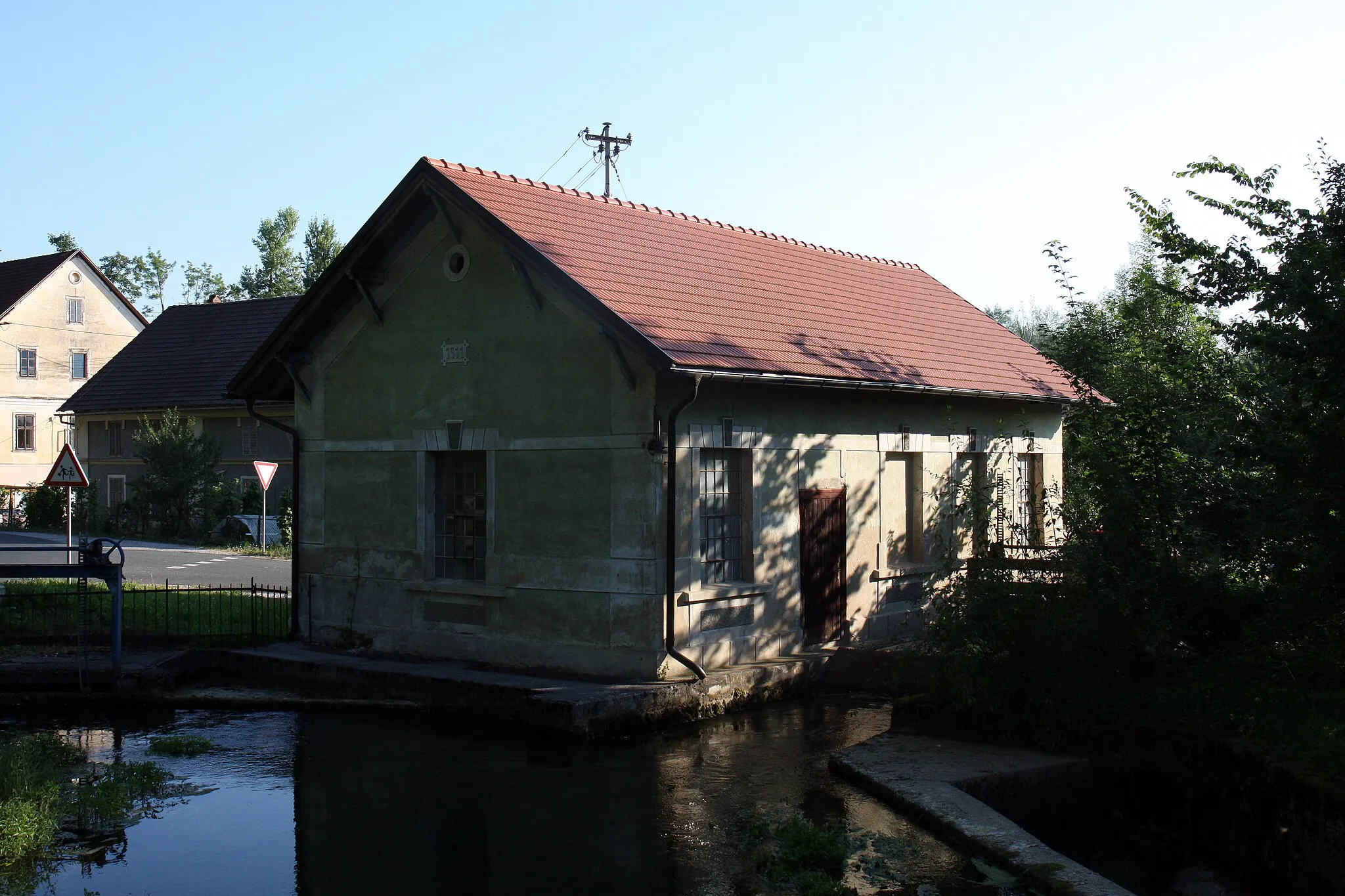 Photo showing: Small hydroelectric power plant Bistra in Dol pri Borovnici, Slovenia.