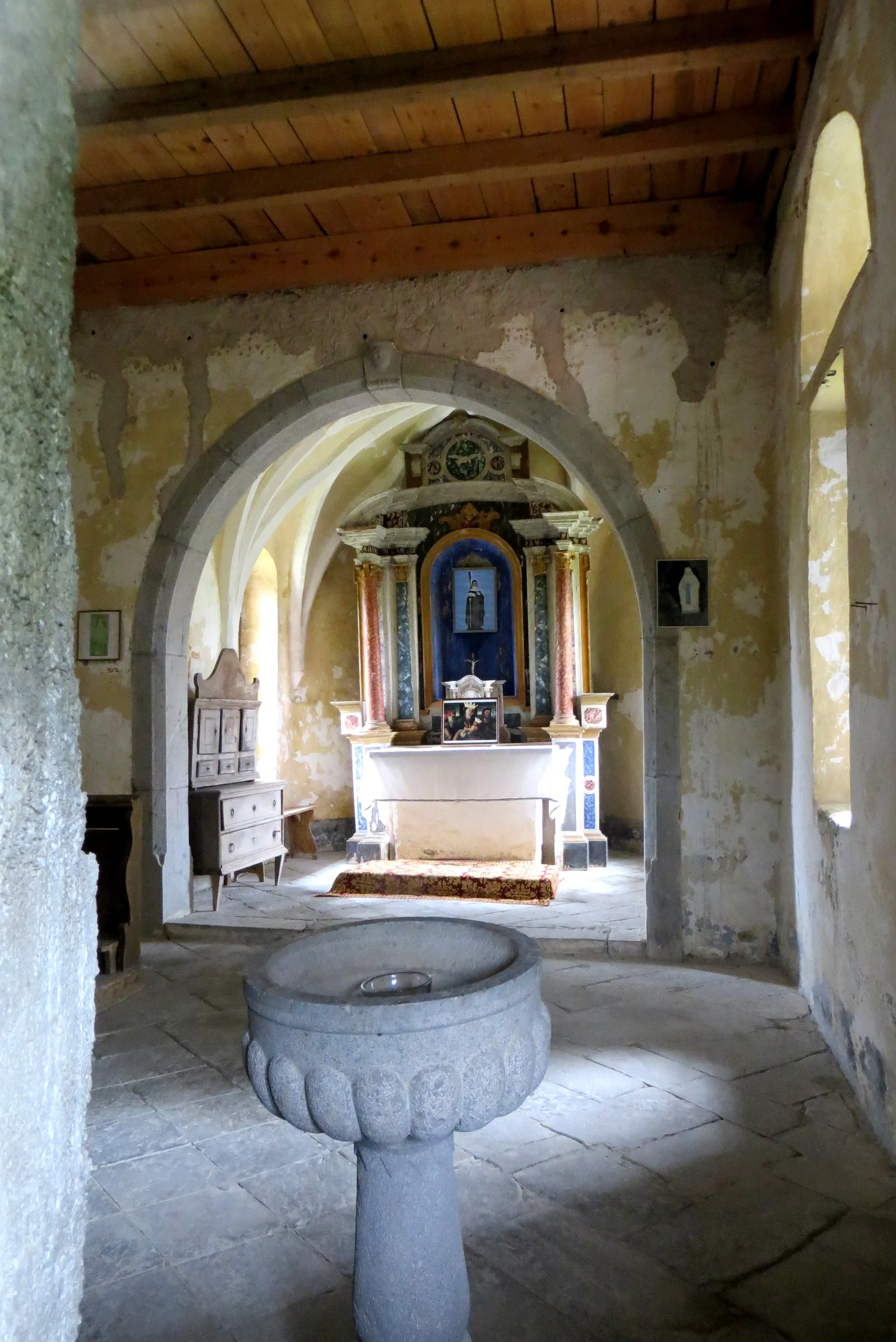 Photo showing: Saint Gertrude's Church in Slavinje, Municipality of Postojna, Slovenia