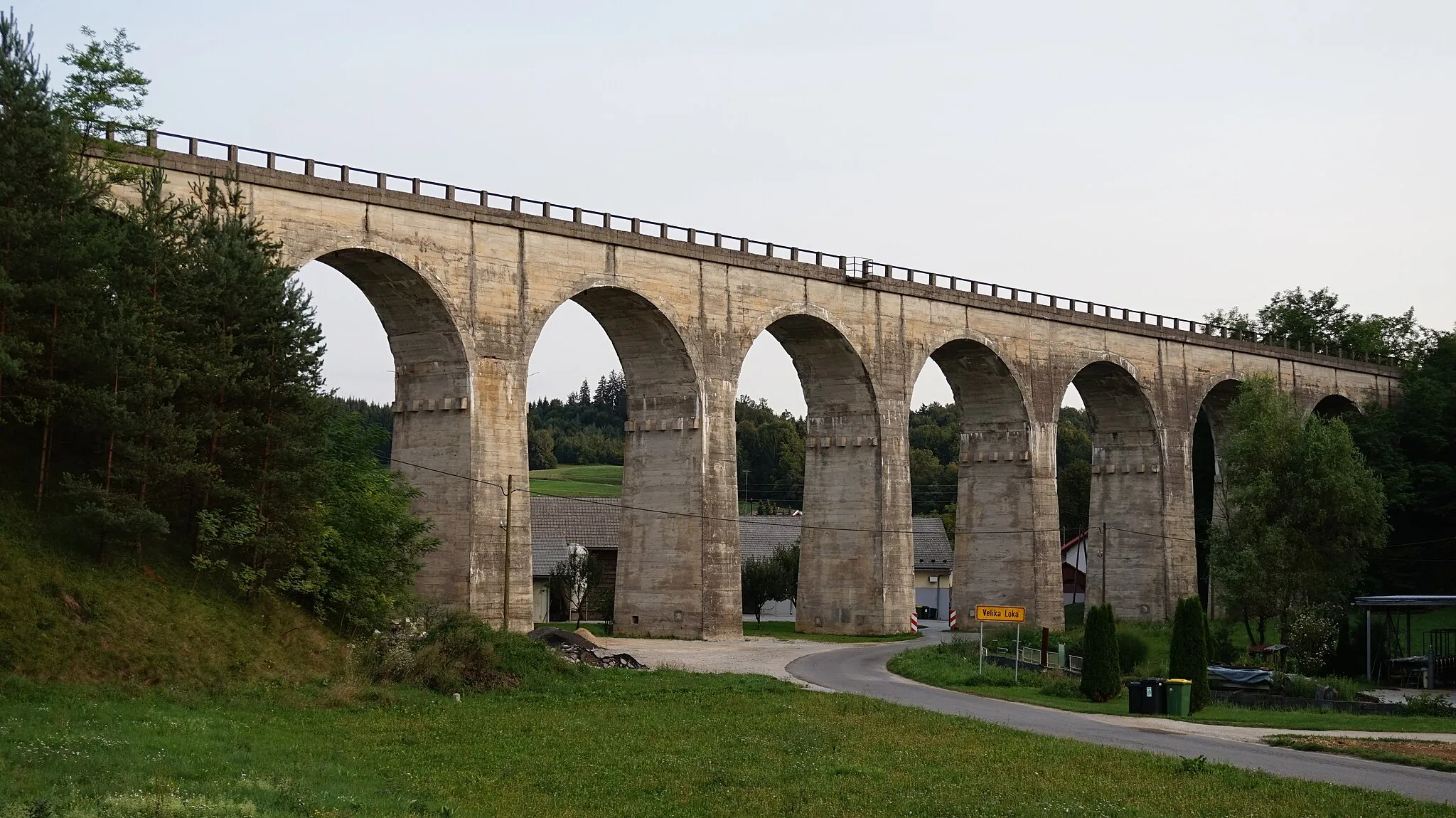 Photo showing: Železniški viadukt Velika Loka oz. viadukt Žalna, del dolenjske proge