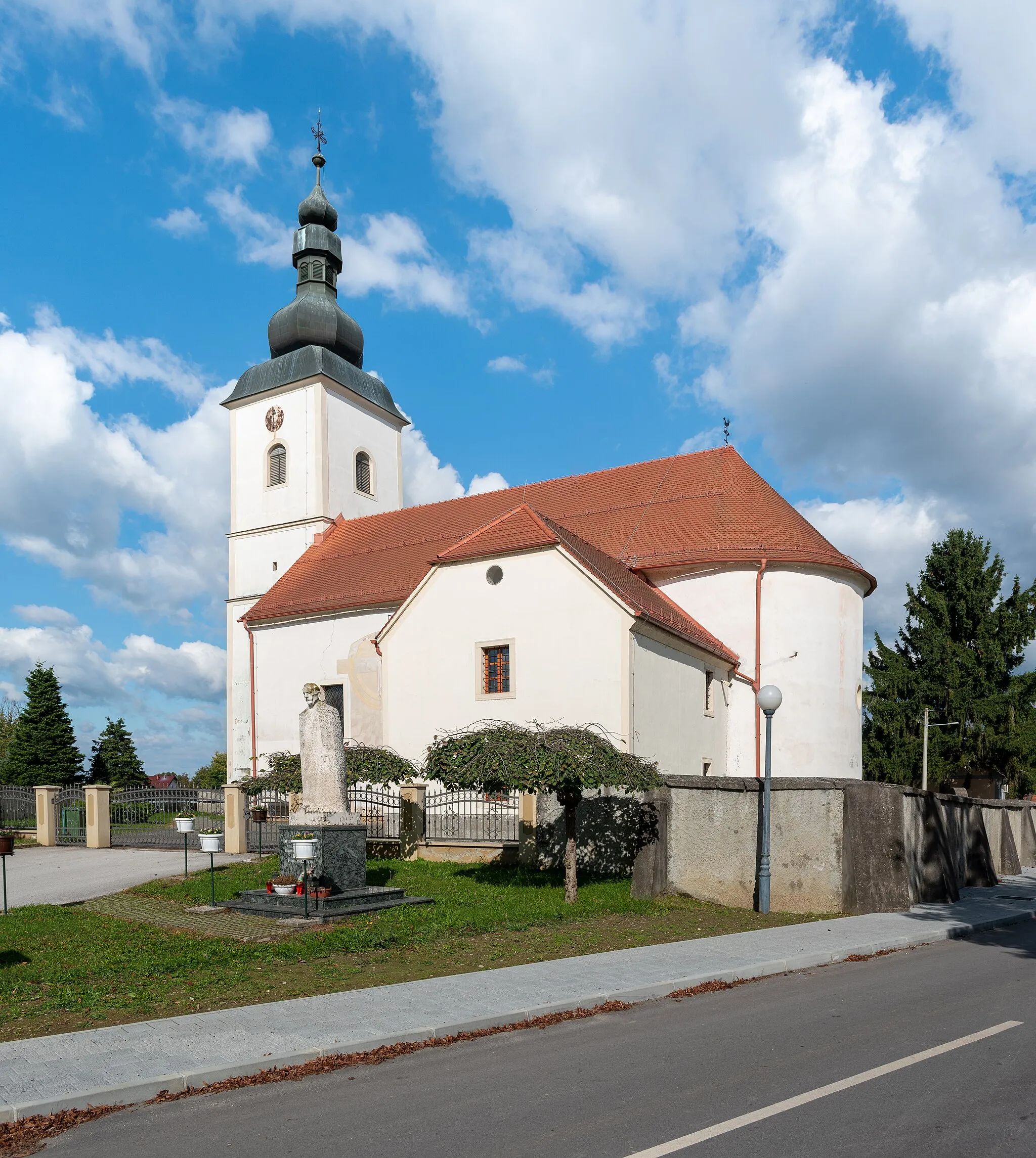 Photo showing: Saints Peter and Paul church in Petrijanec, Varaždin County, Croatia