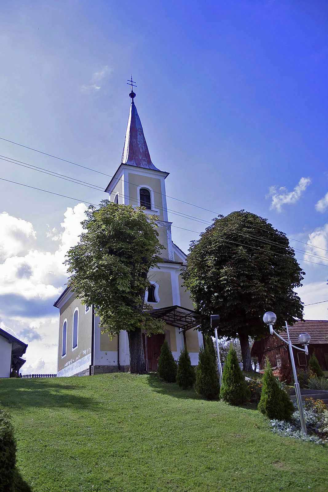 Photo showing: Kapela svetega Antona Padovanskega, Gerlinci.
Holy Anthony of Padua chapel, Gerlinci.

Heiliger Antonius von Padua Kapelle,  Gerlinci.