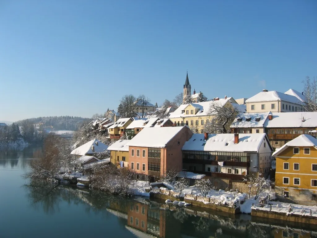 Photo showing: Breg, Novo mesto, Slovenia with Krka river.