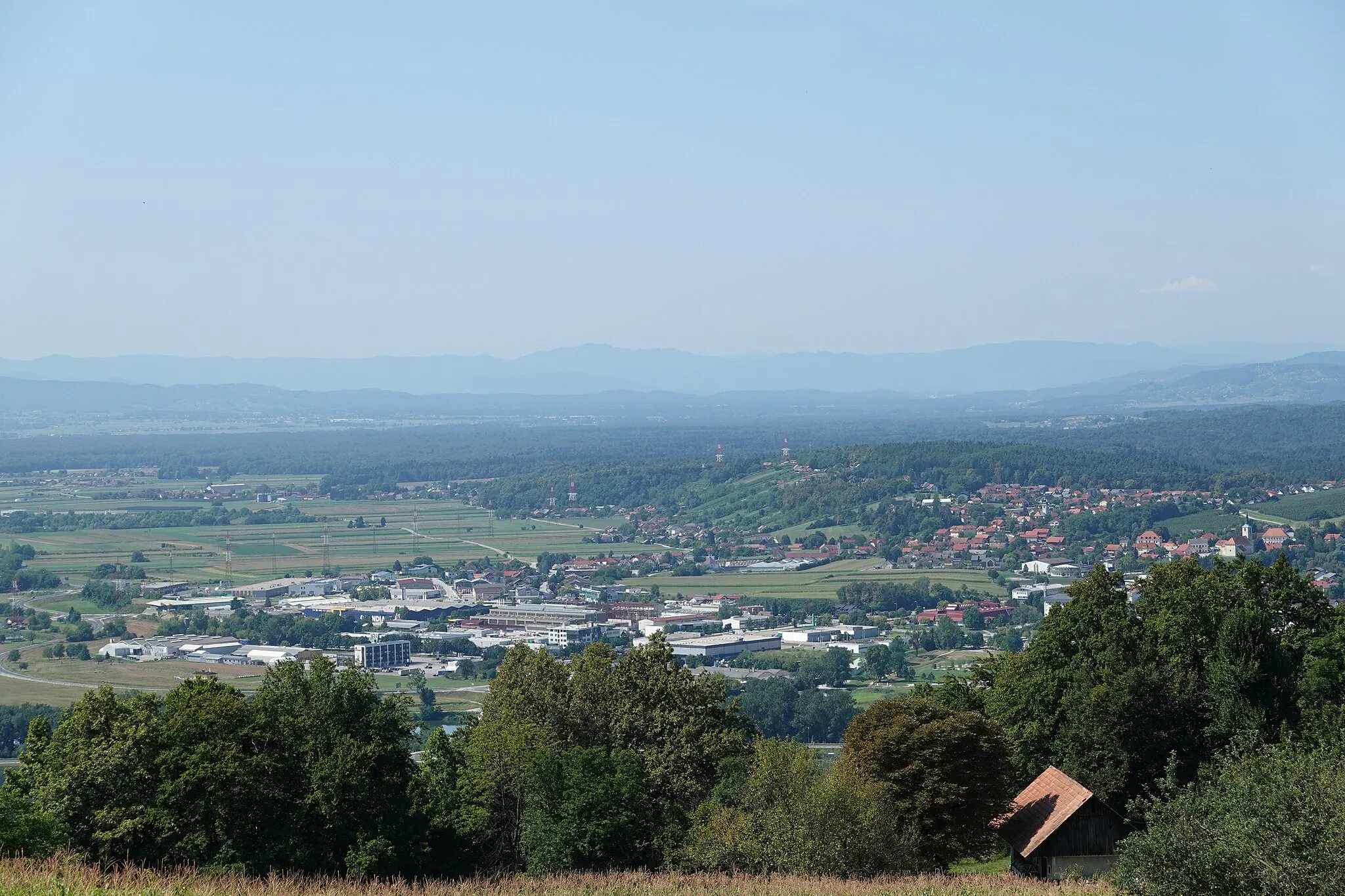 Photo showing: Krško and Leskovec pri Krškem from Libna