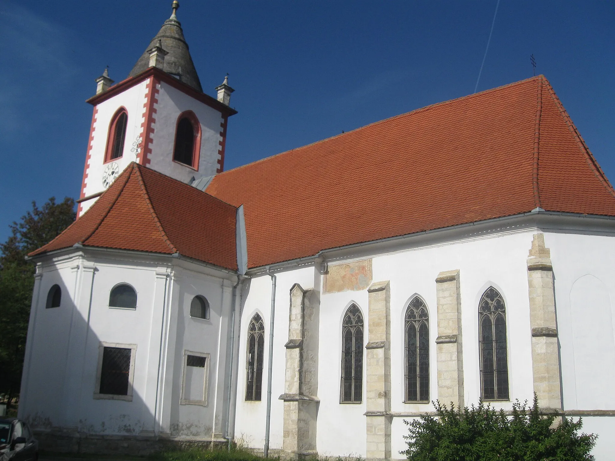 Photo showing: Cerkev v Jareninskem Dolu postavljena leta 1135 in posvečena sv. Mariji.