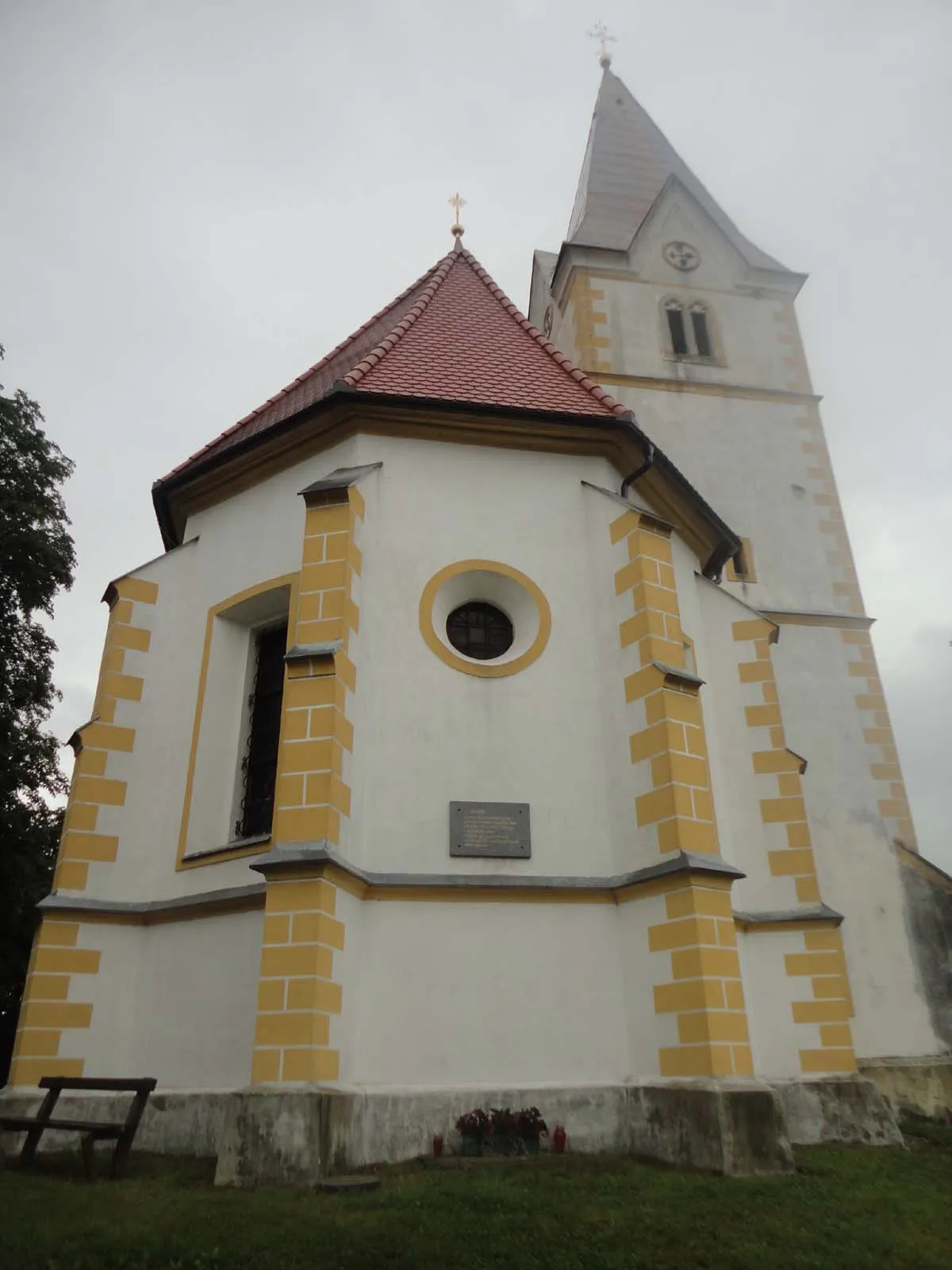 Photo showing: Cerkev svete Ane nad Teharjami