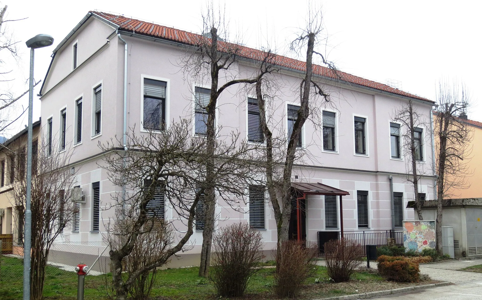 Photo showing: Old primary school in Vavta vas