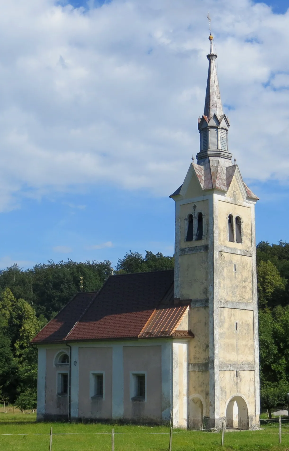 Photo showing: Assumption Church in Vrčice, Municipality of Semič, Slovenia