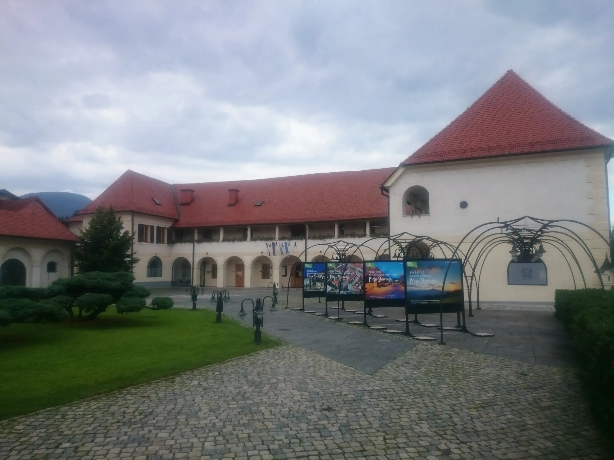 Photo showing: Courtyard of the Rotenturn castle/manor in Slovenj Gradec. More info (in Slovenian only).