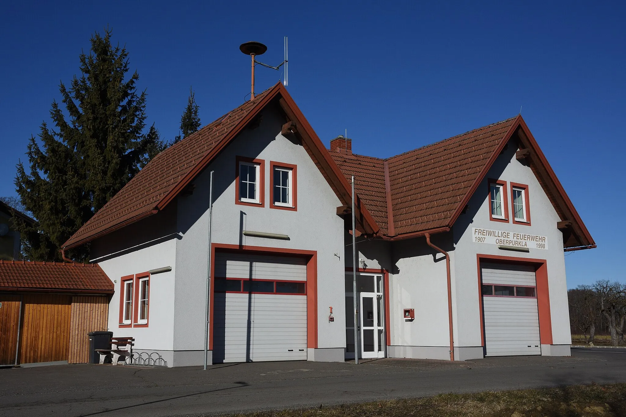 Photo showing: Fire station in Oberpurkla Freiwillige Feuerwehr Oberpurkla