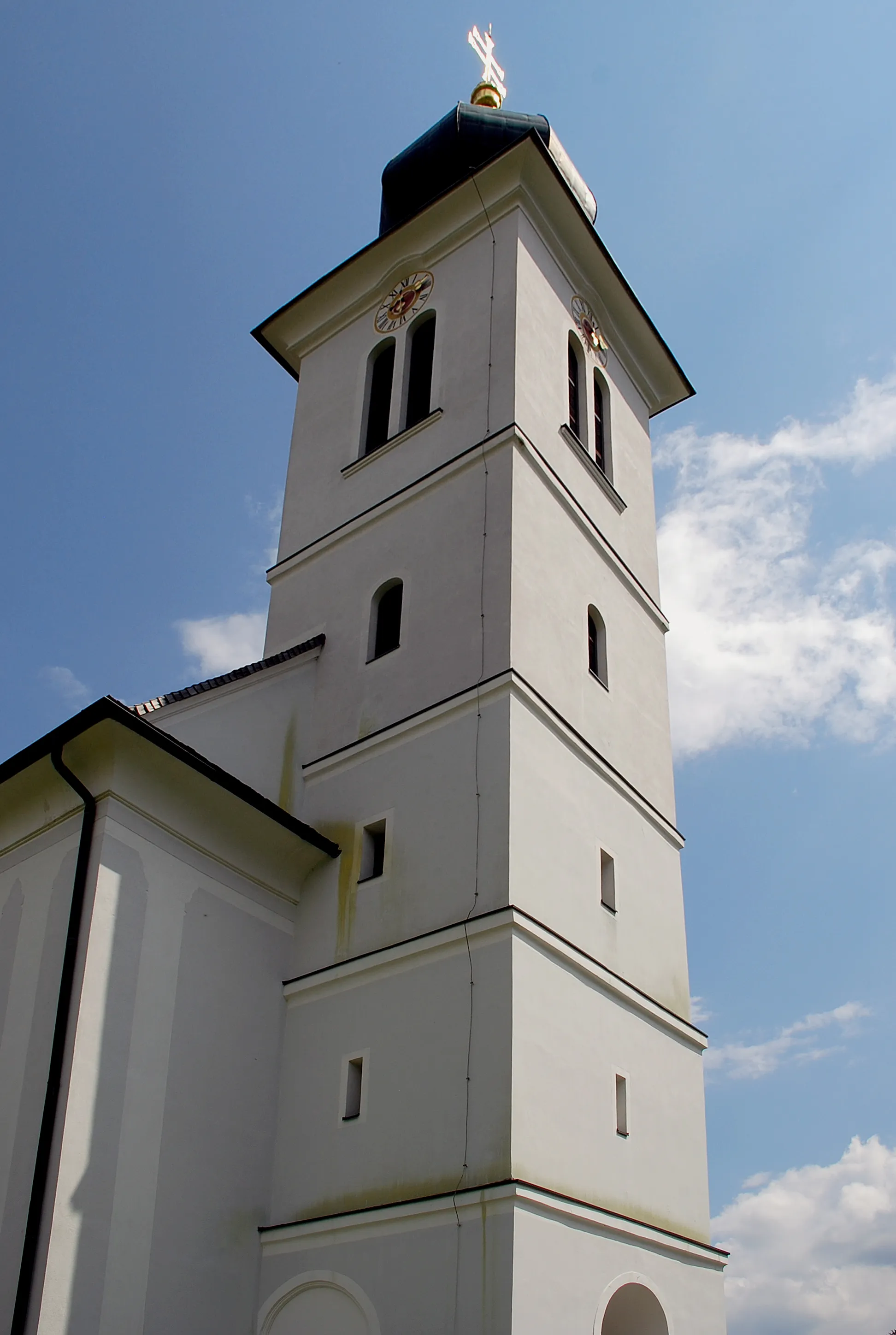 Photo showing: St Oswald ob Eibiswald, Steiermark, Österreich: Kirchturm

This media shows the protected monument with the number 3614 in Austria. (Commons, de, Wikidata)