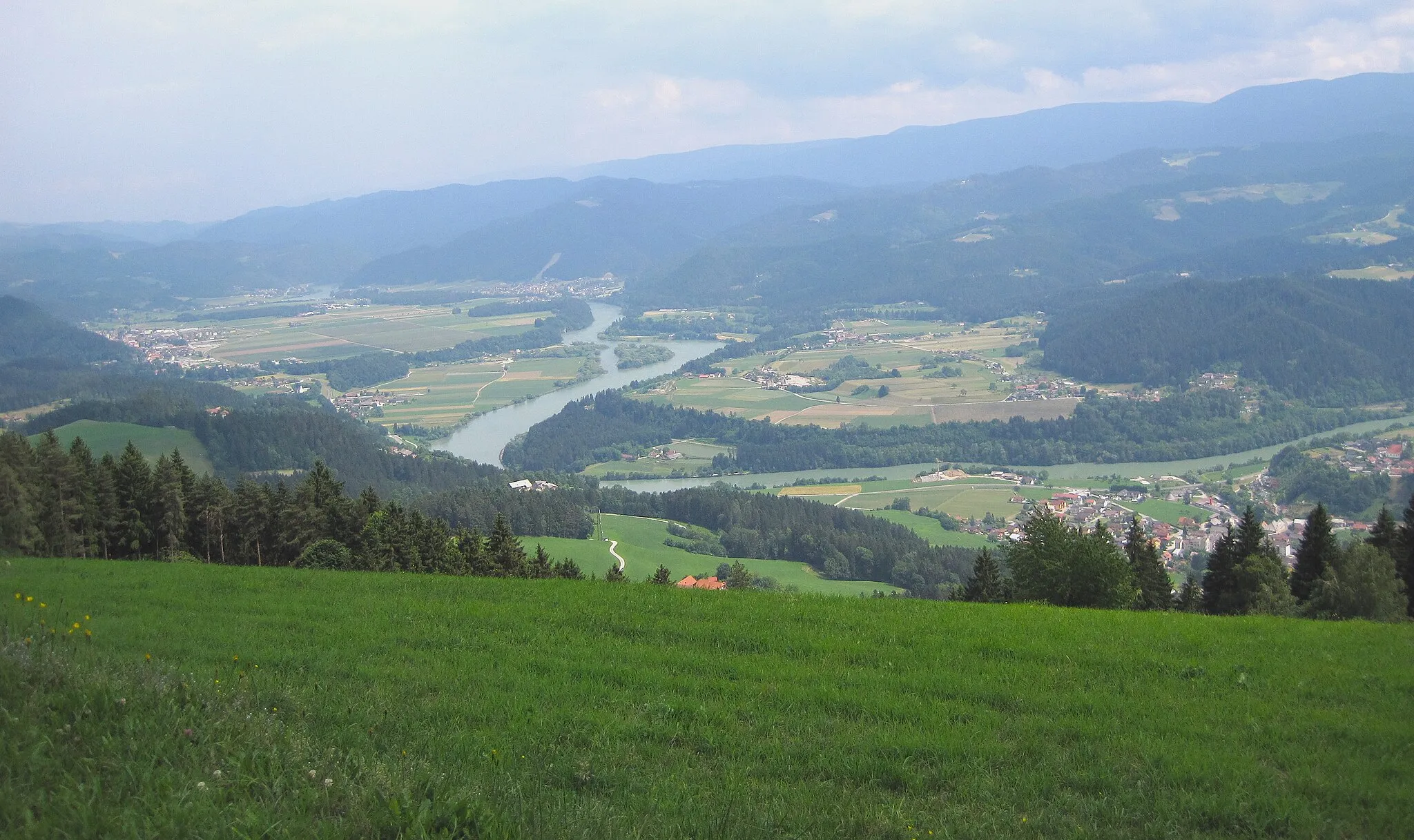 Photo showing: Dravska dolina iz Sv.Primoža