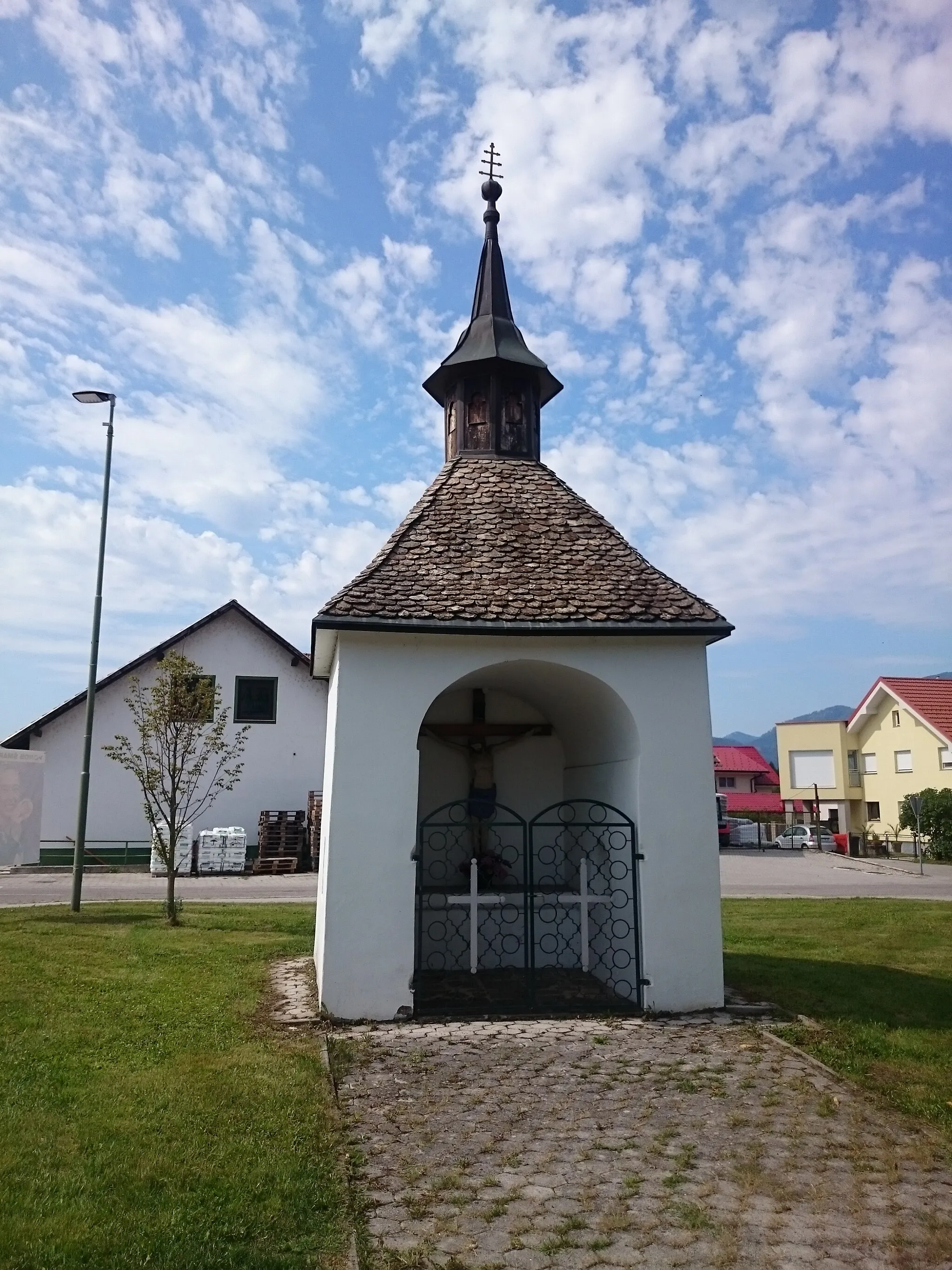 Photo showing: A chapel in the village centre of Šmartno pri Slovenj Gradcu.