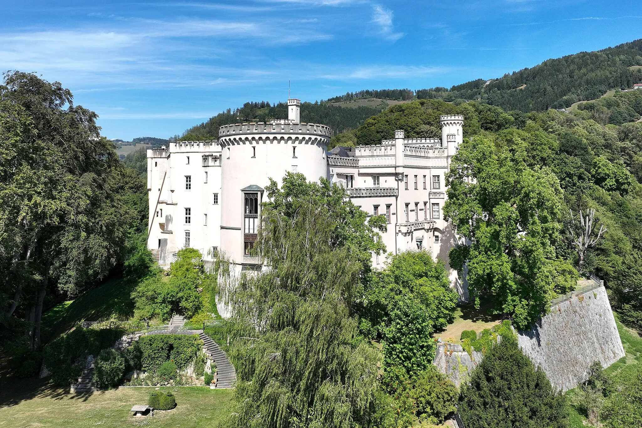 Photo showing: Southwest view of Wolfsberg Castle in Carinthia.