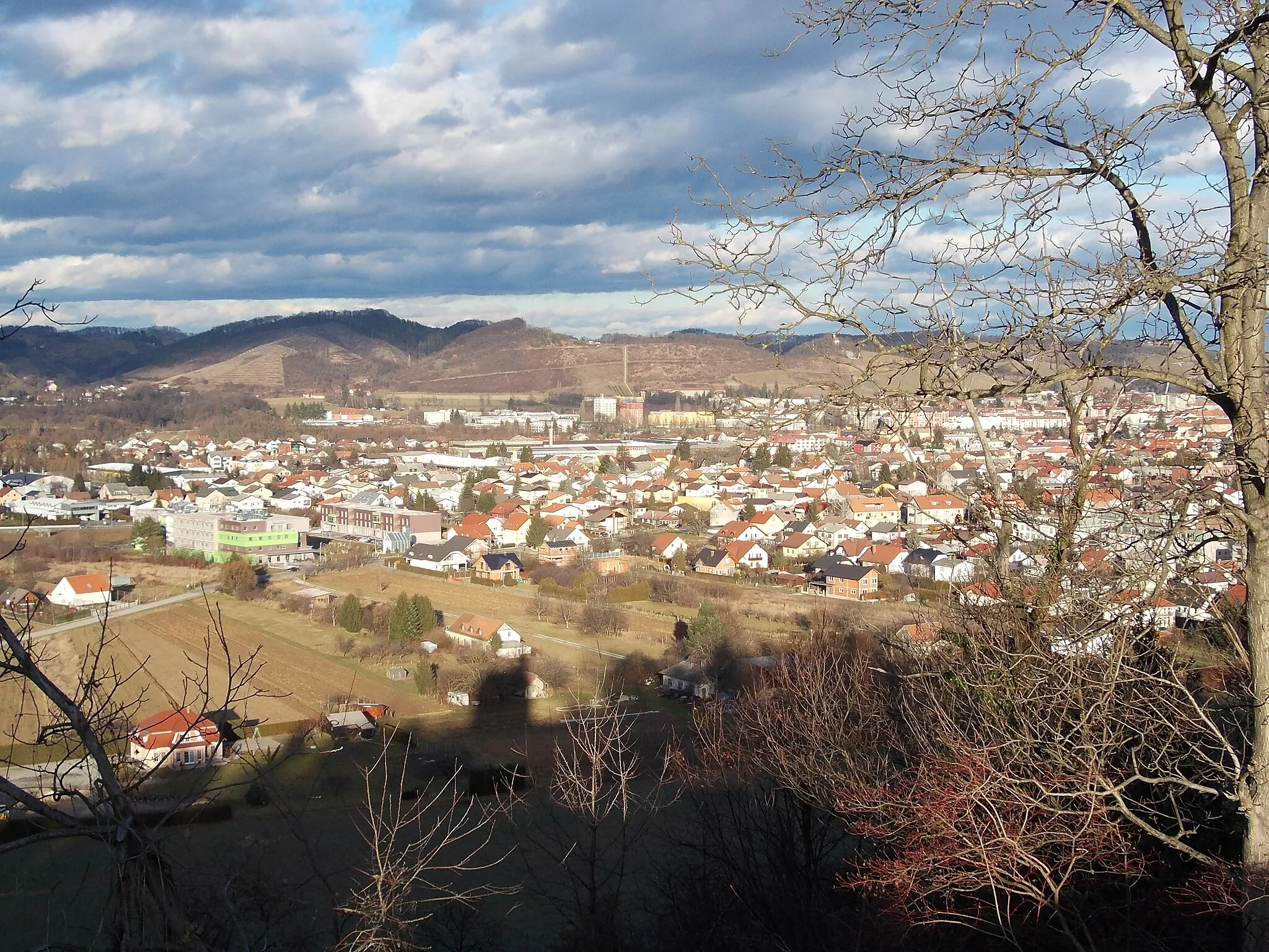 Photo showing: Maribor from Pekrska gorca