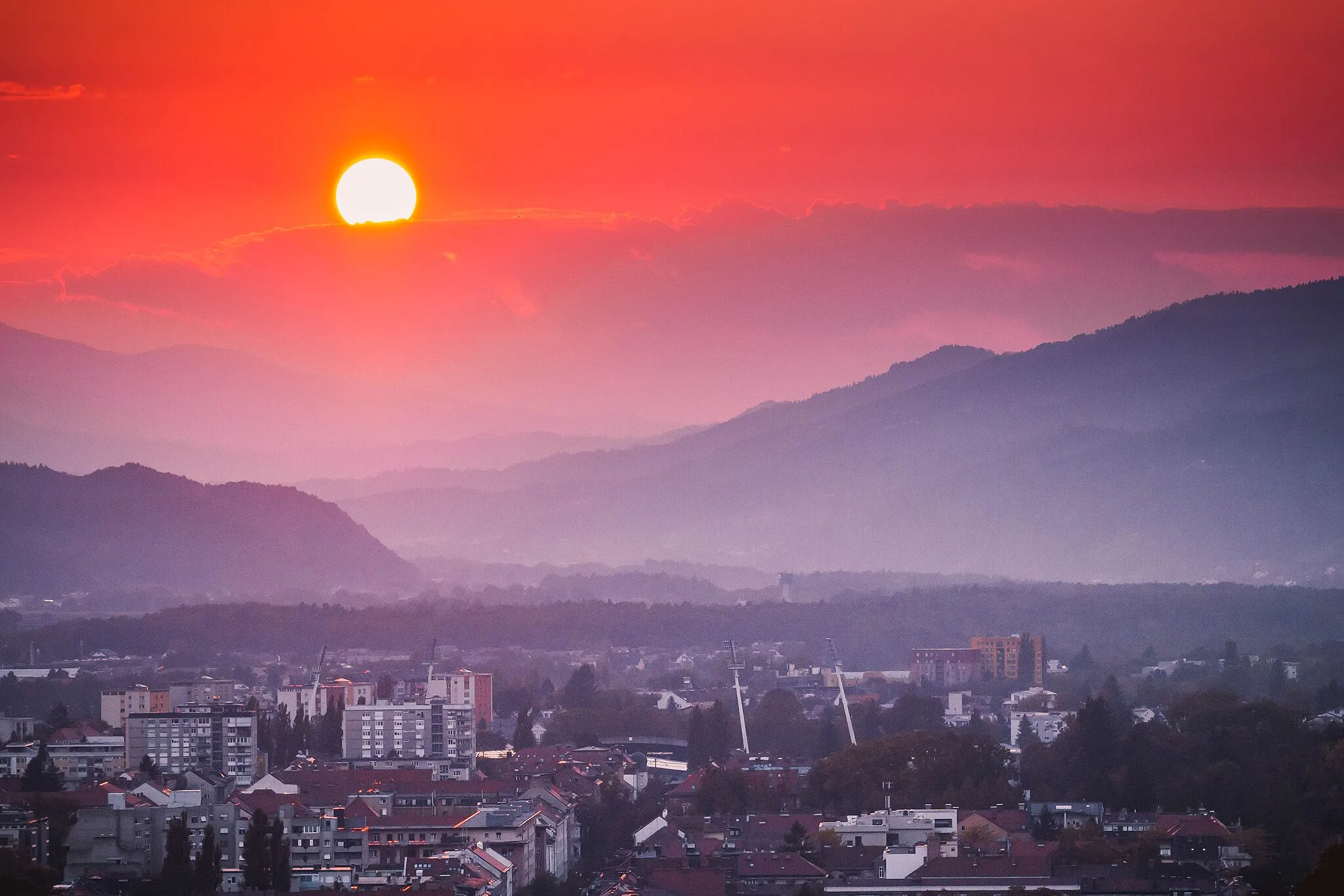 Photo showing: Sunset in Maribor